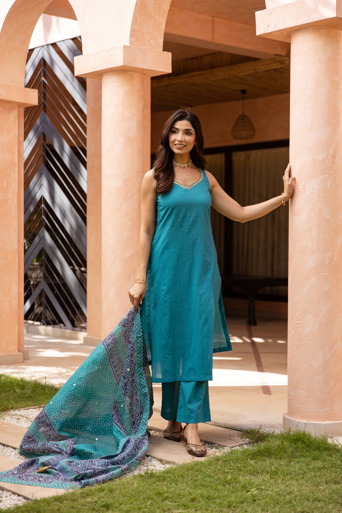 Mor Sleeveless - Straight Cut Suit (Teal)