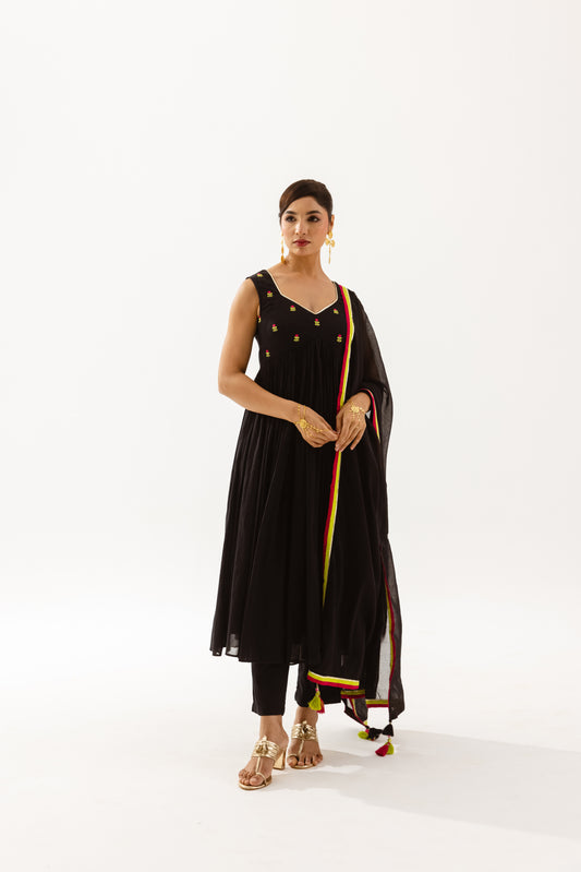 THE LUMINA- Black Sleeveless