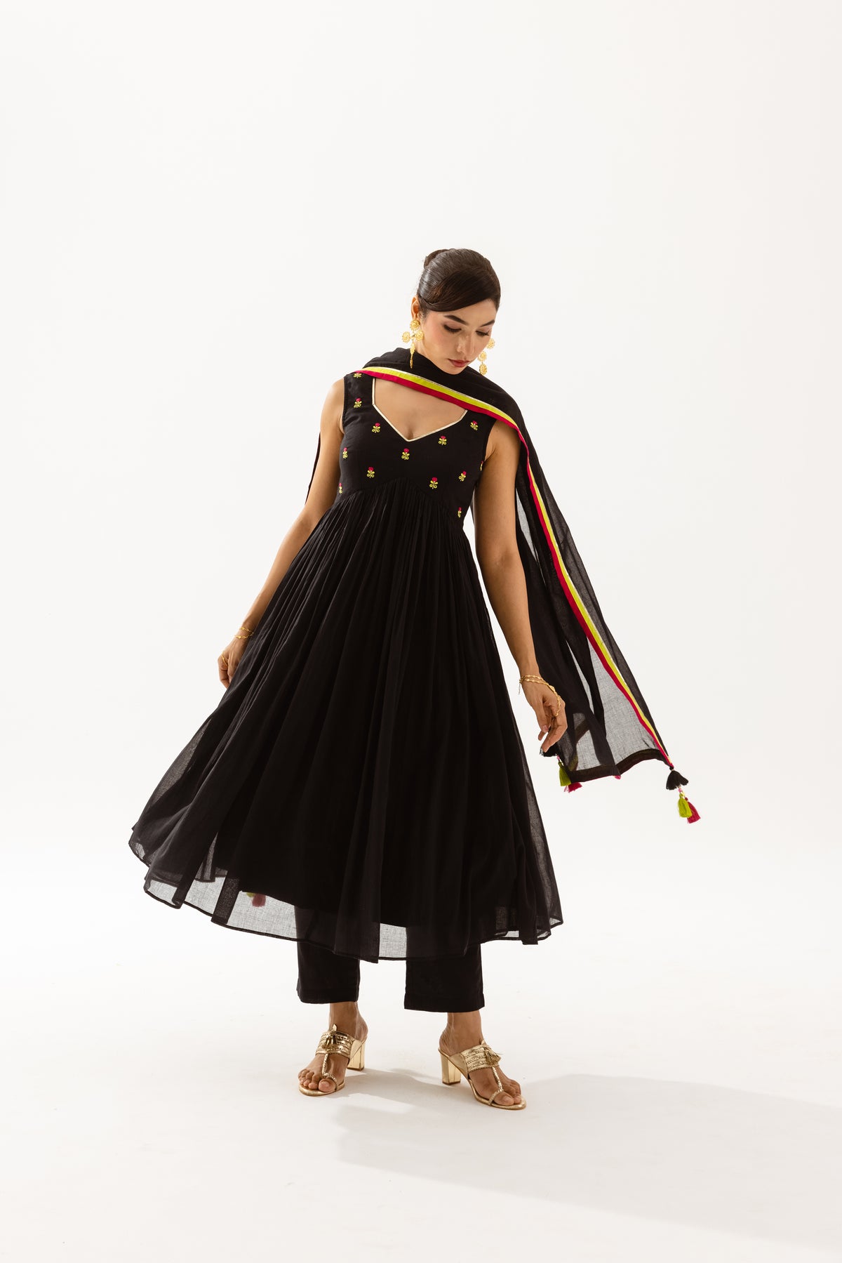THE LUMINA- Black Sleeveless