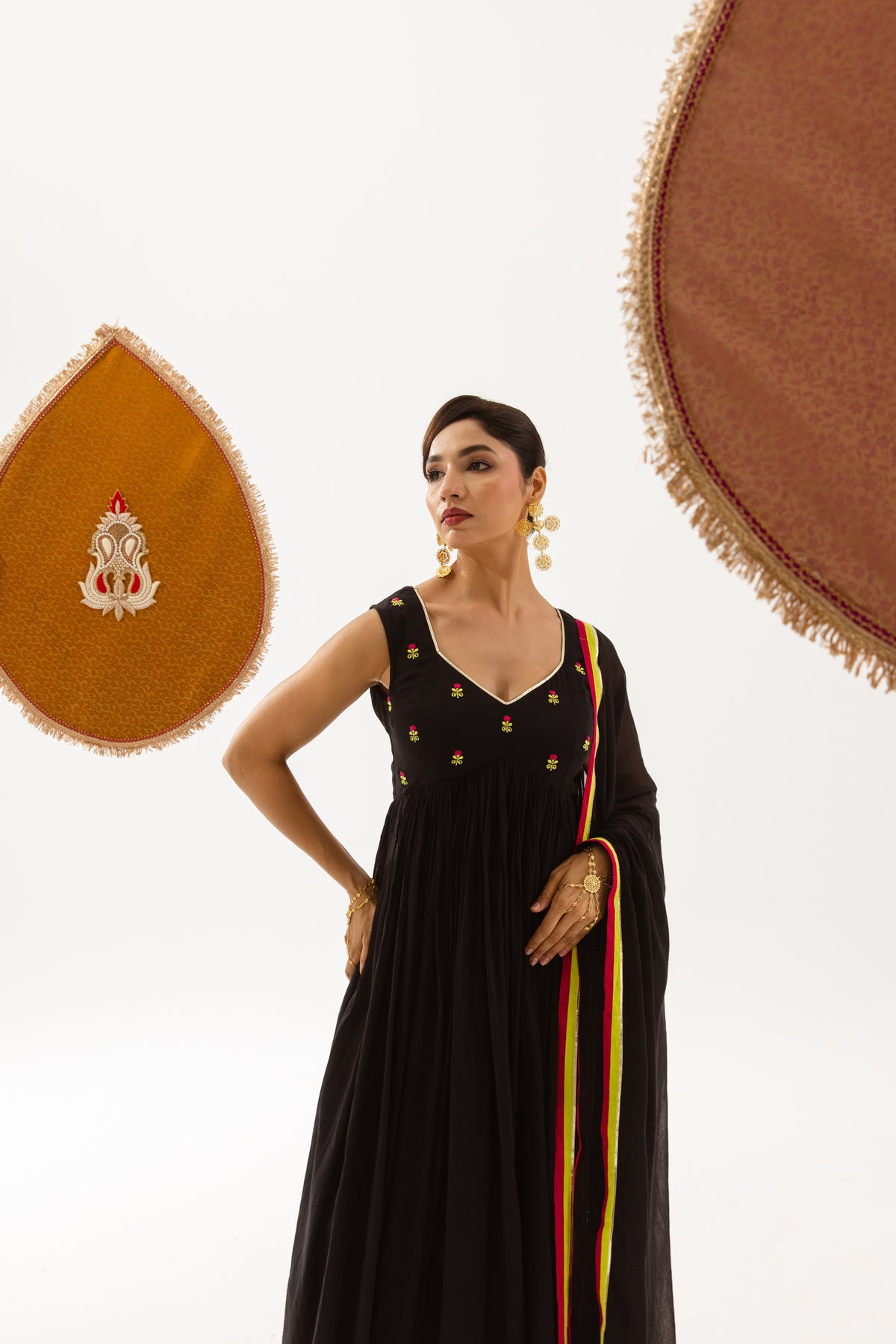 THE LUMINA- Black Sleeveless
