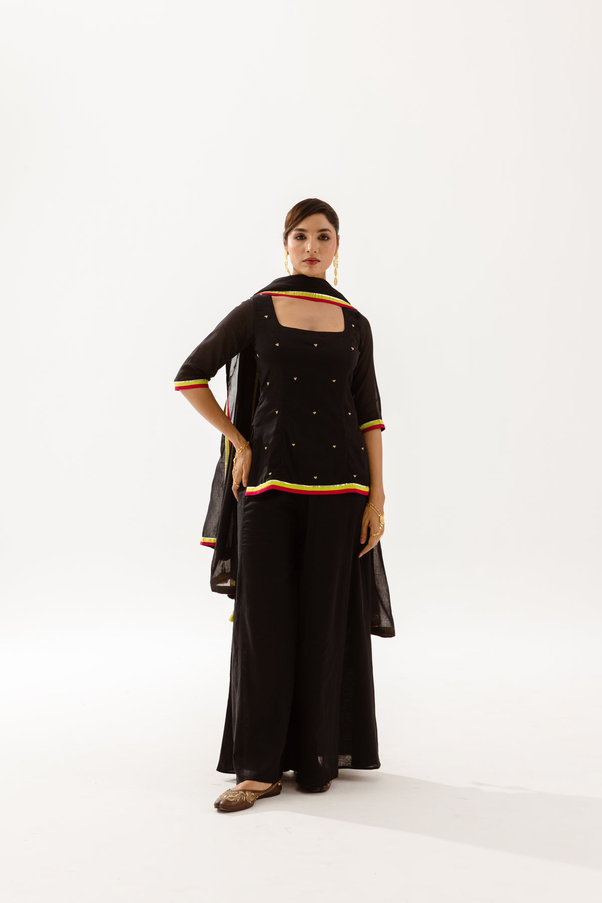 THE SPARK - Black Sleeved