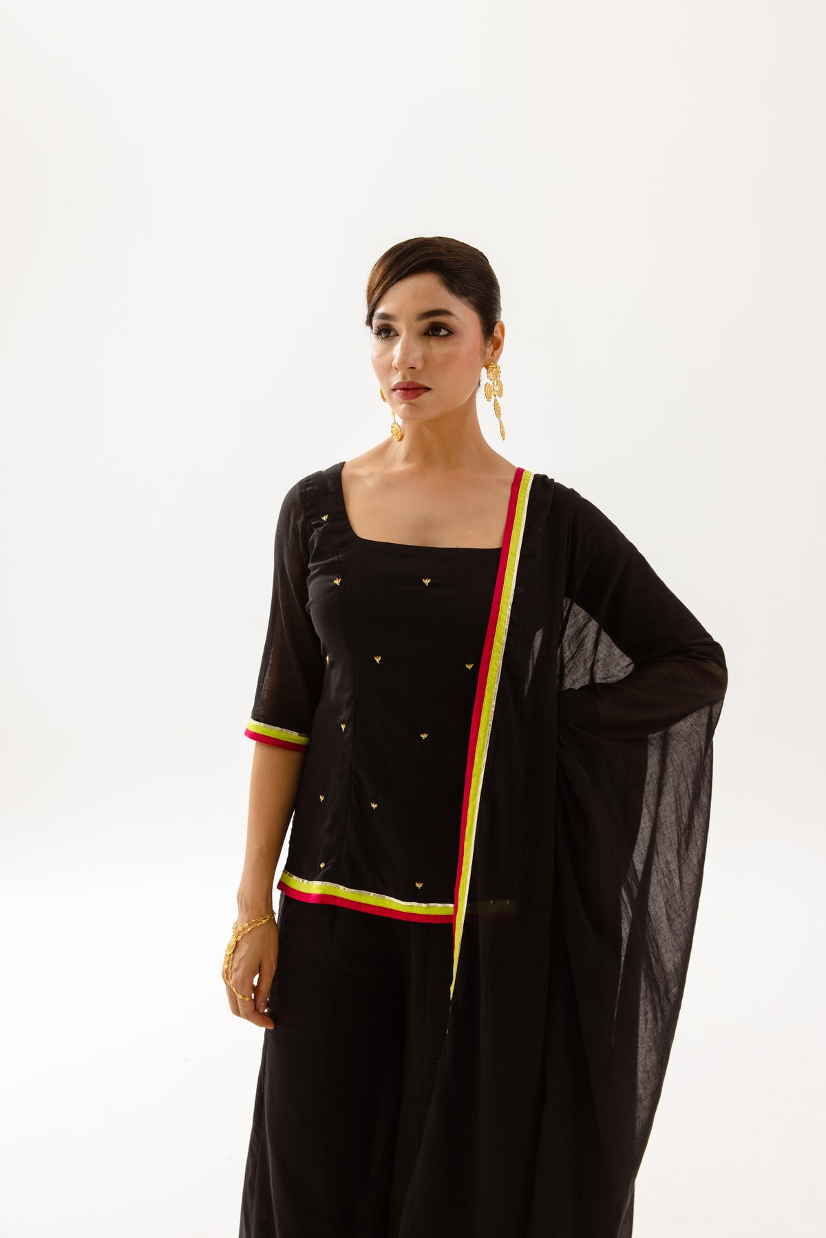 THE SPARK - Black Sleeved