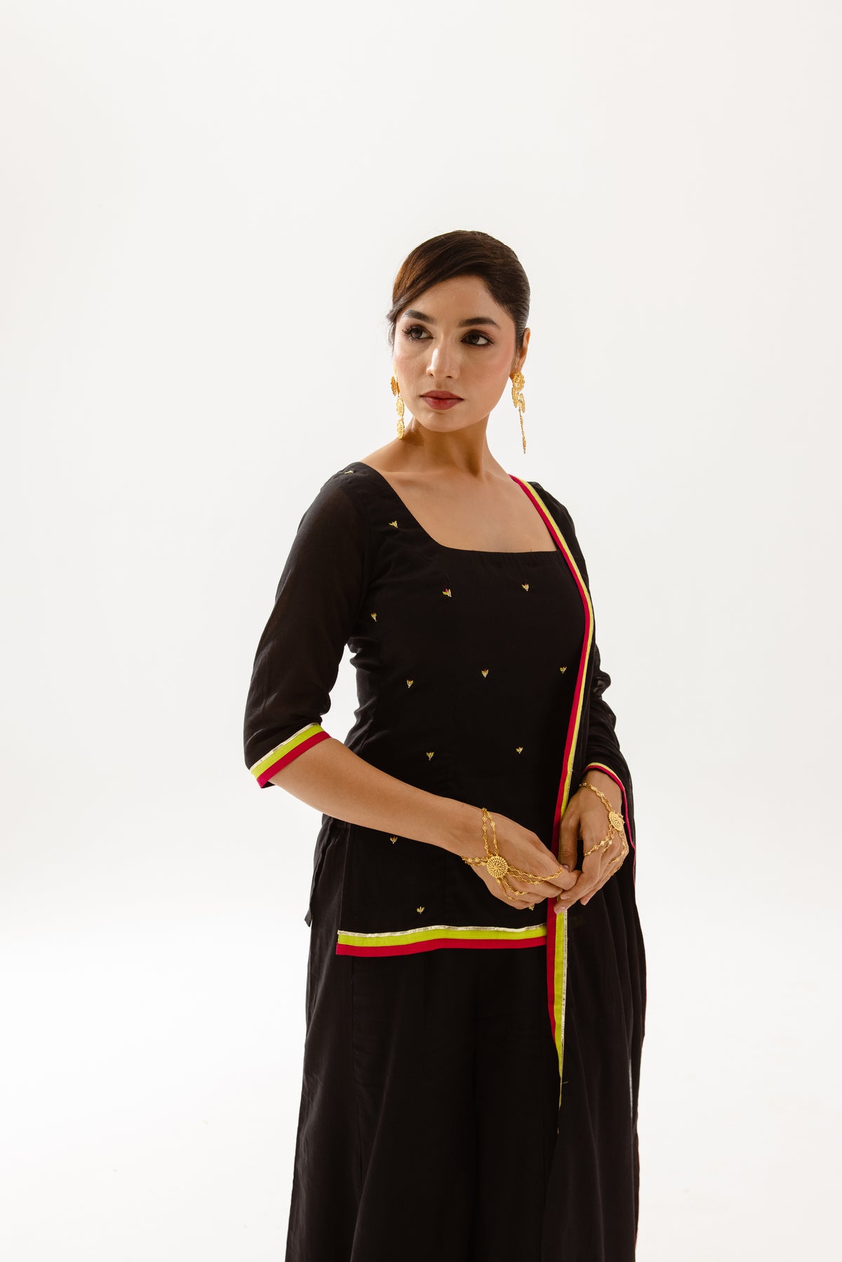THE SPARK - Black Sleeved