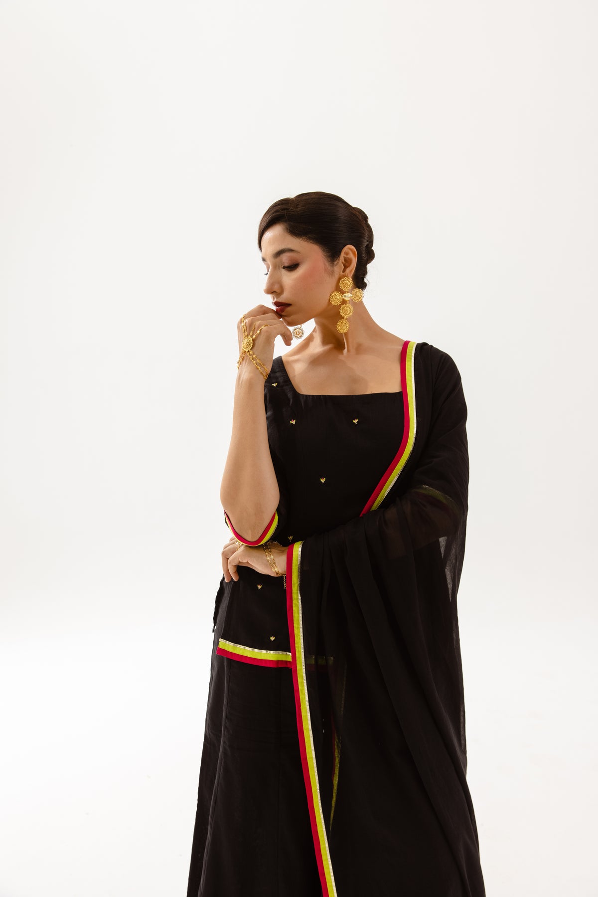 THE SPARK - Black Sleeved
