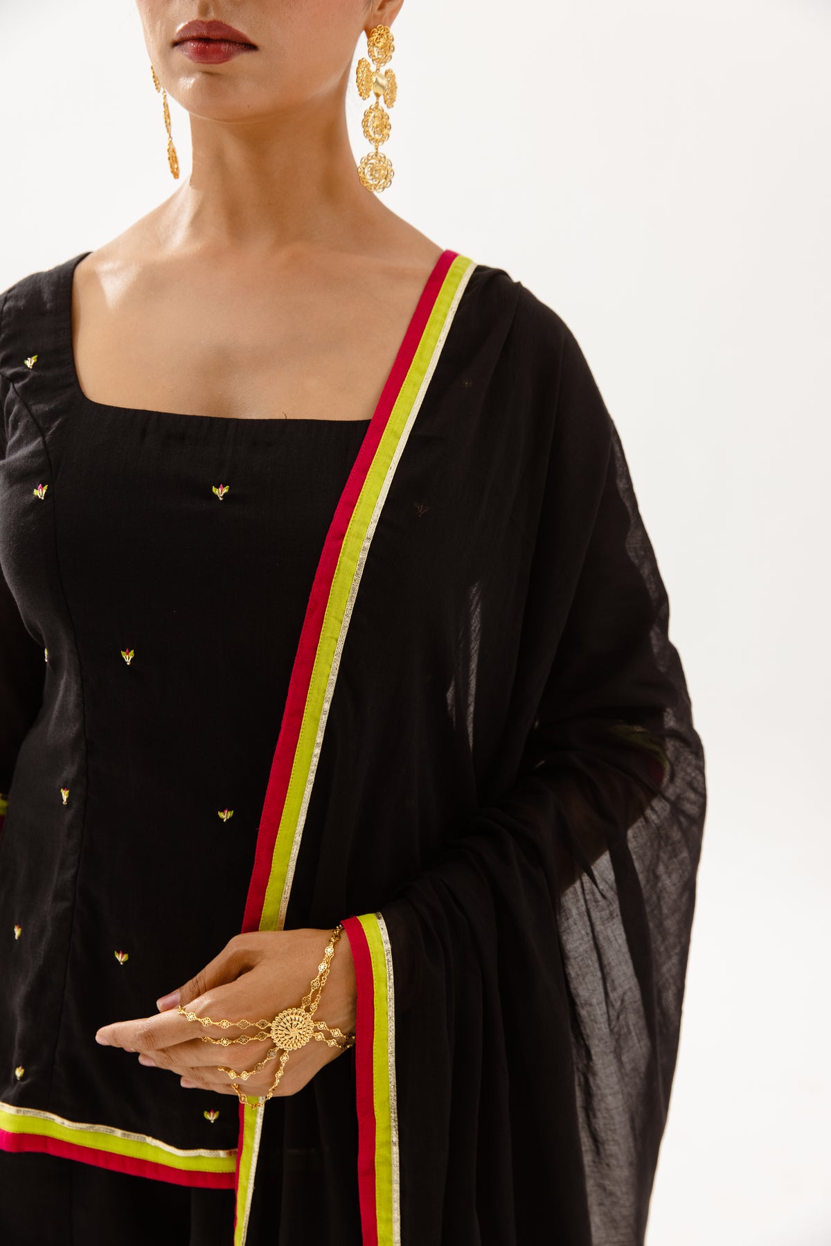THE SPARK - Black Sleeved