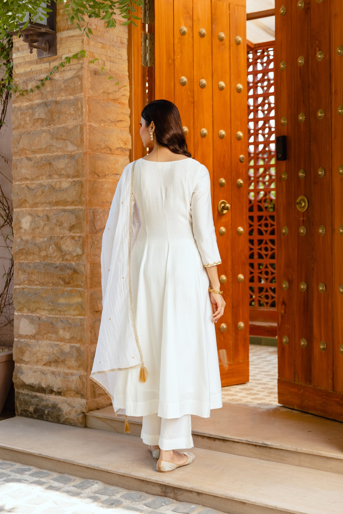 Pearl Sleeved - White