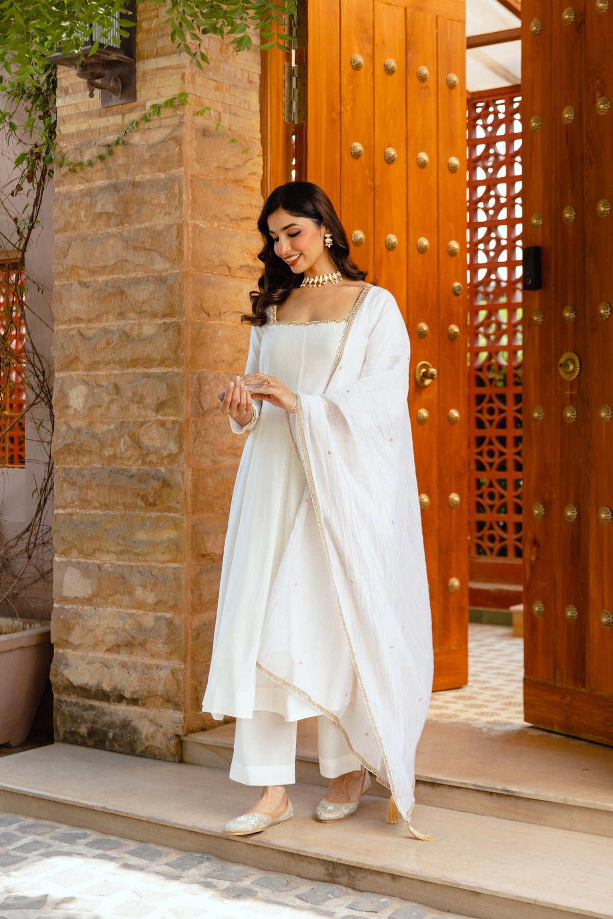 Pearl Sleeved - White