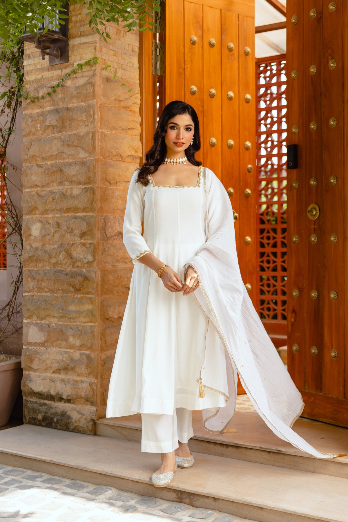 Pearl Sleeved - White