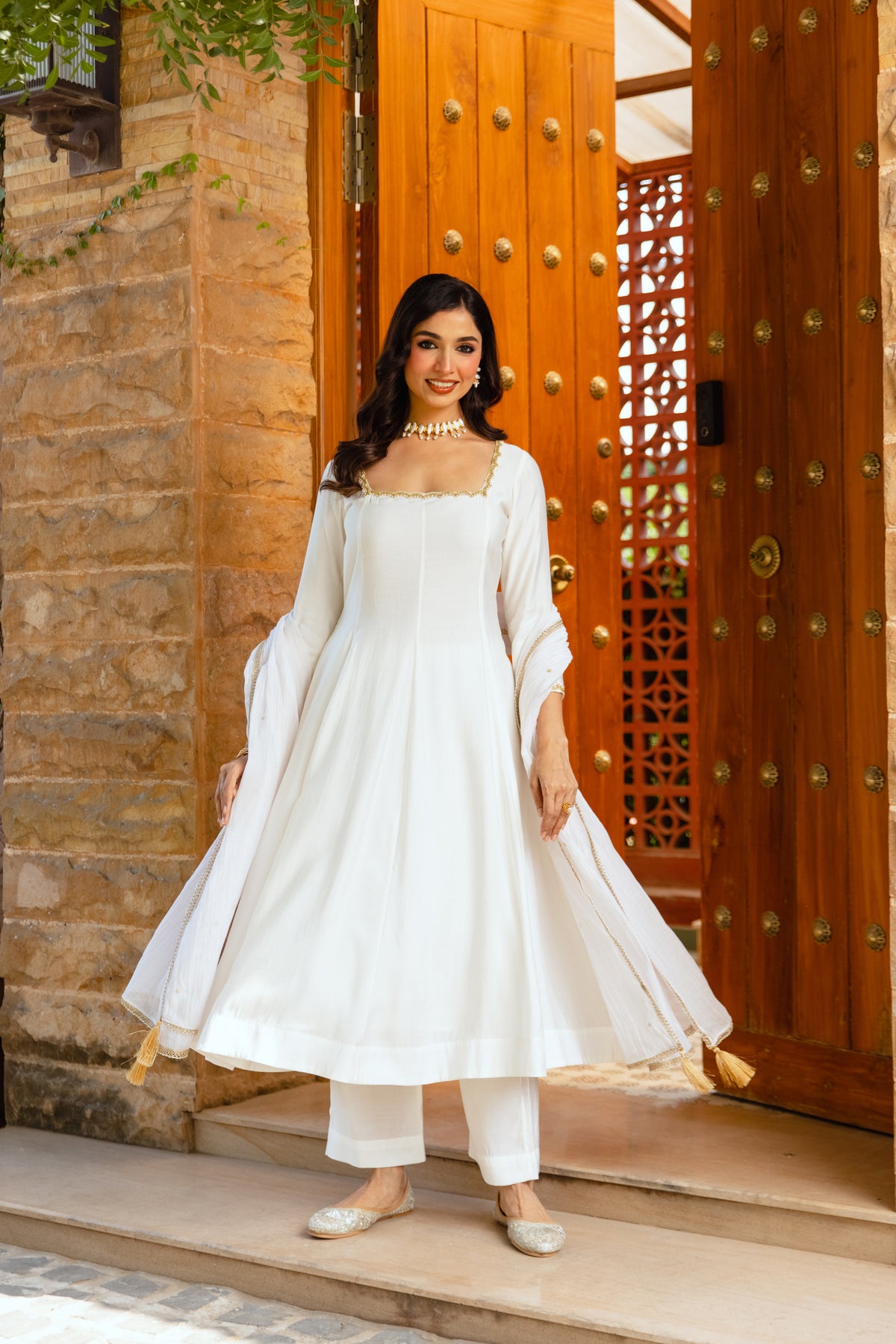 Pearl Sleeved - White