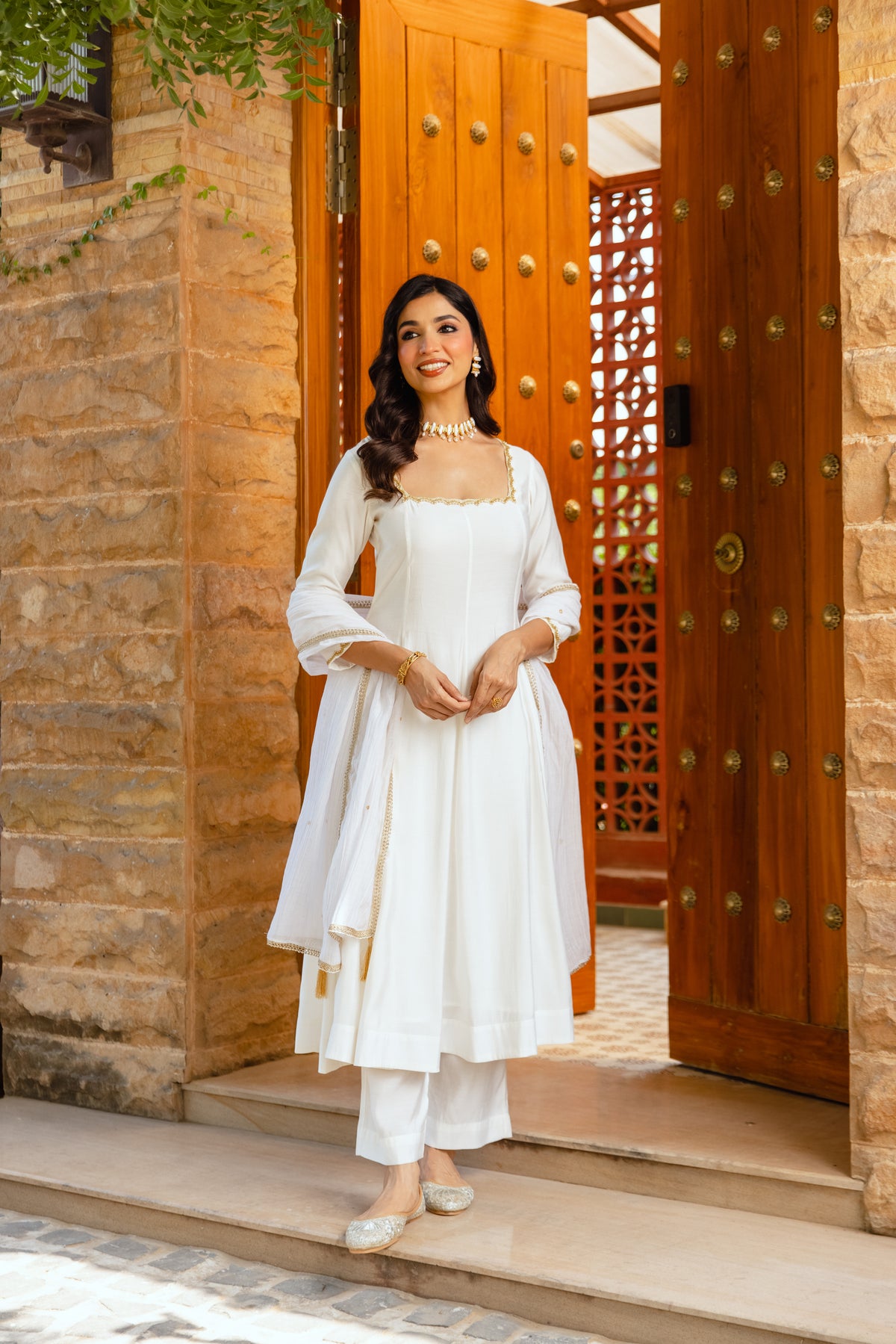 Pearl Sleeved - White