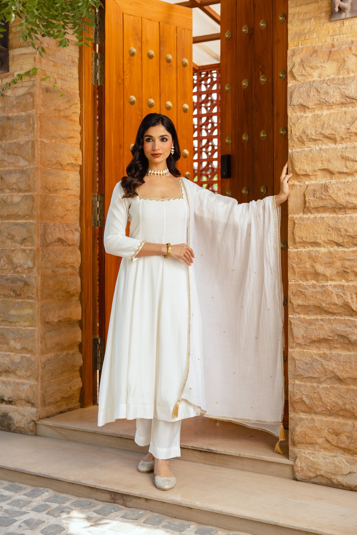 Pearl Sleeved - White
