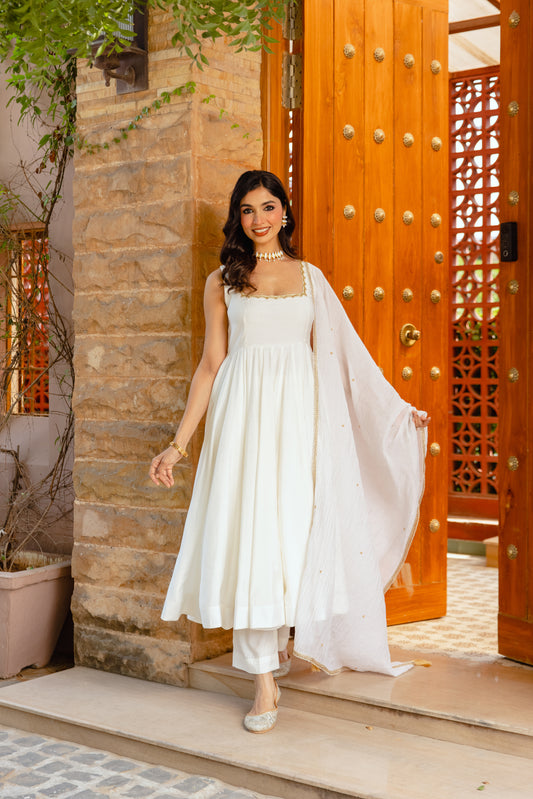 Pearl Sleeveless - White