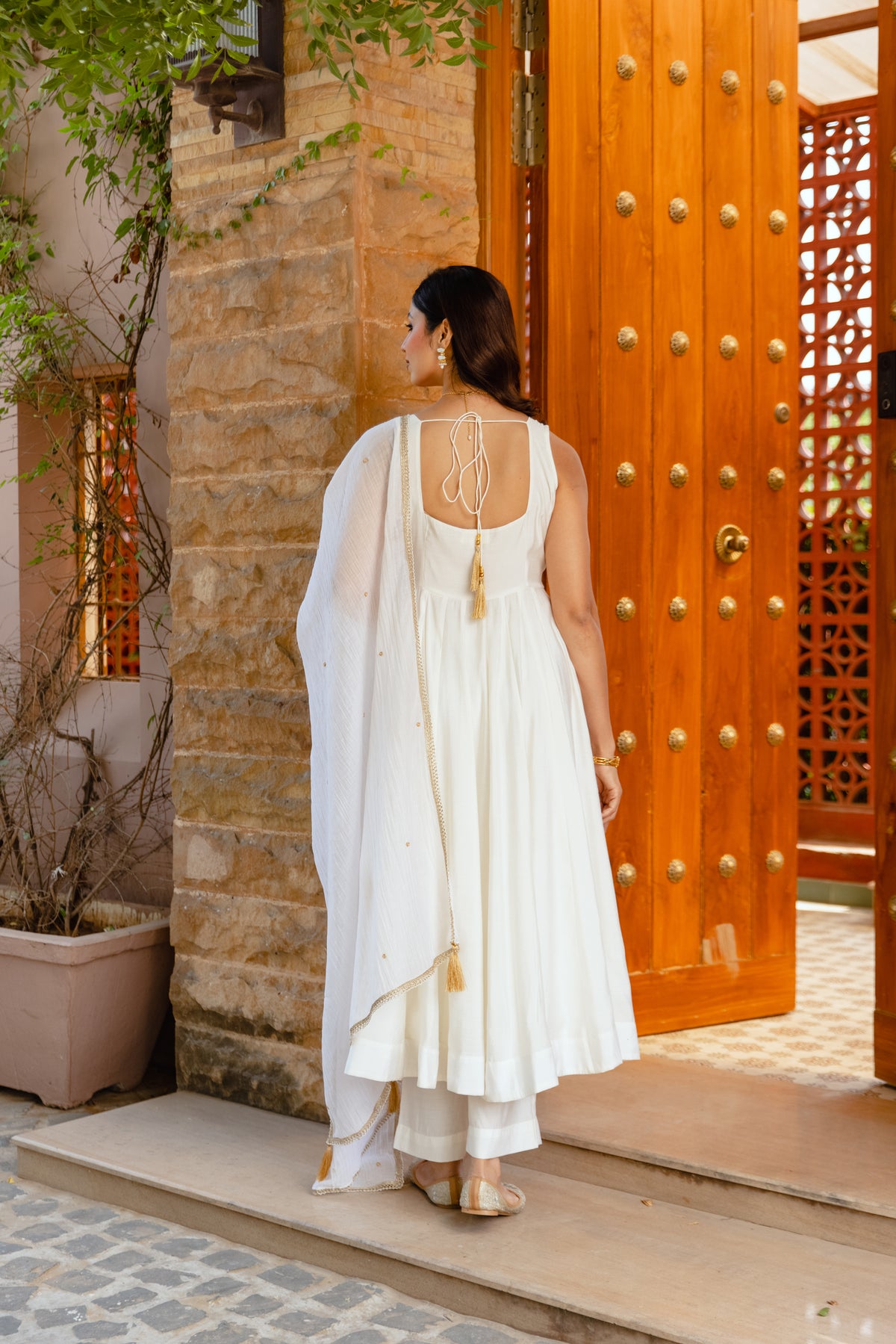 Pearl Sleeveless - White