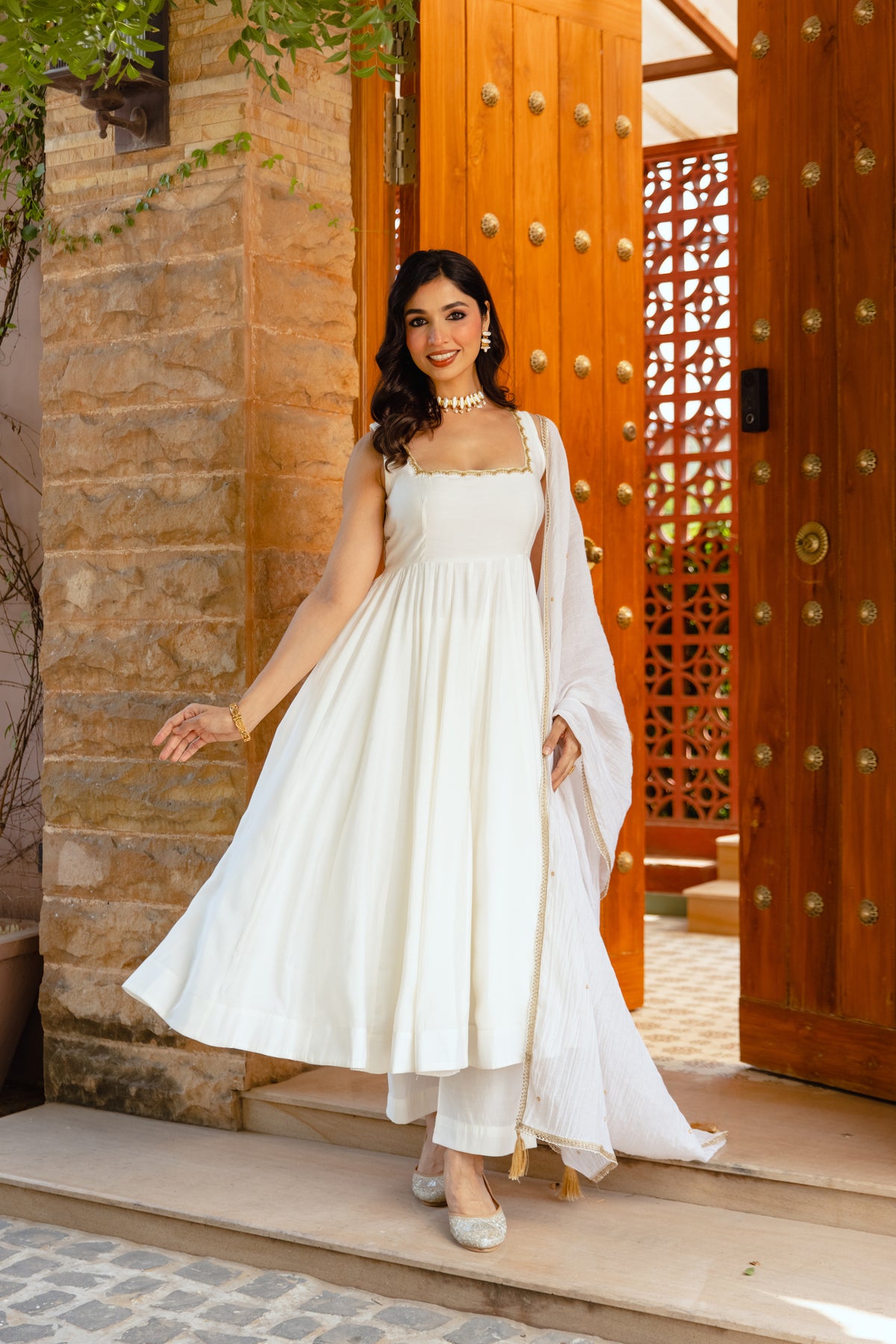 Pearl Sleeveless - White