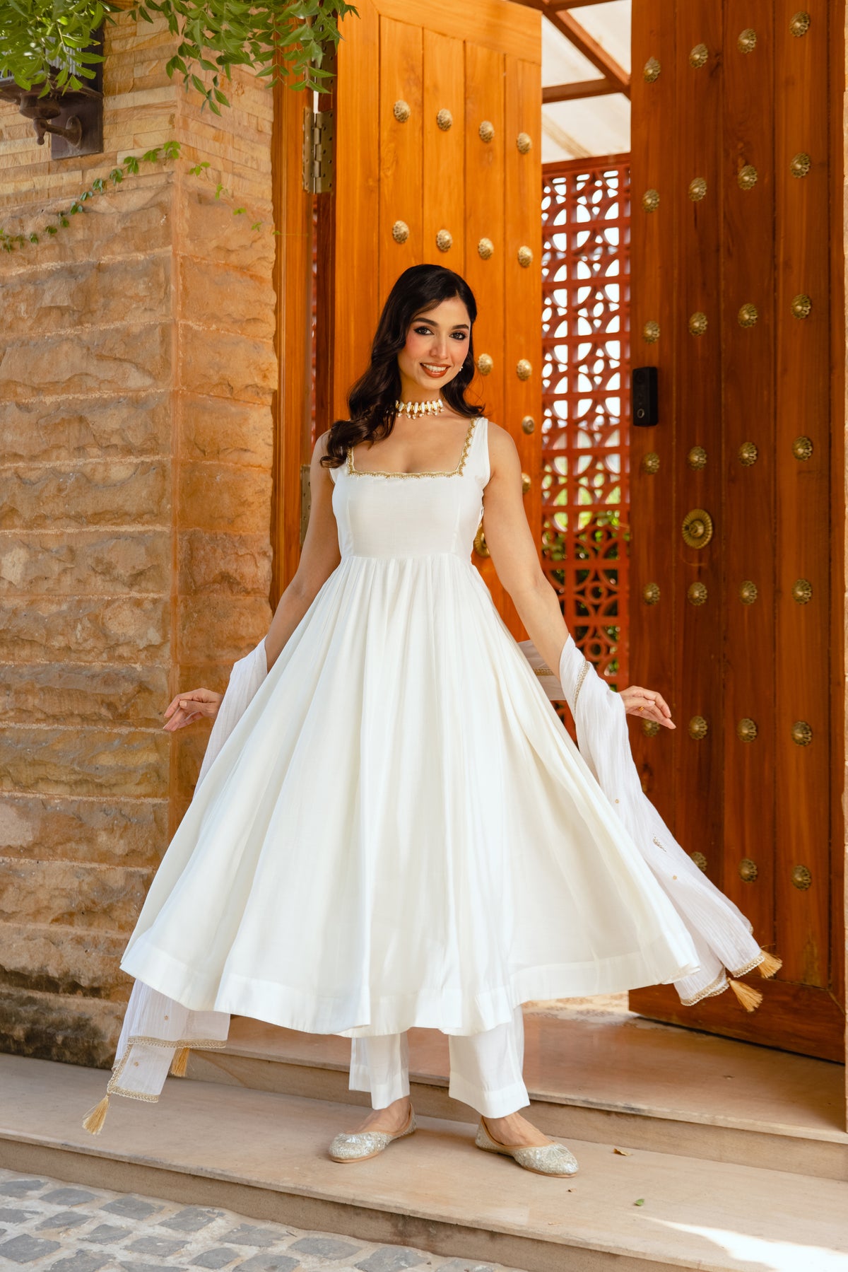 Pearl Sleeveless - White