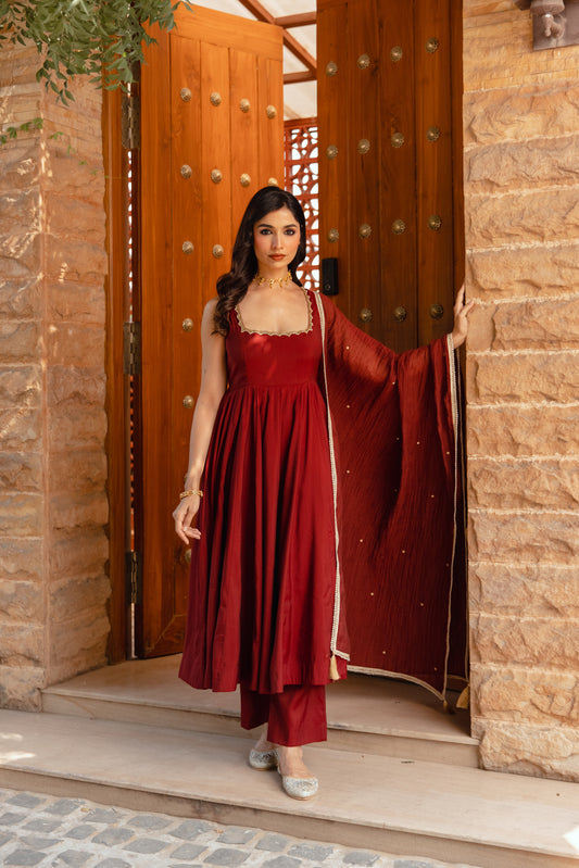 Ruby Sleeveless - Red