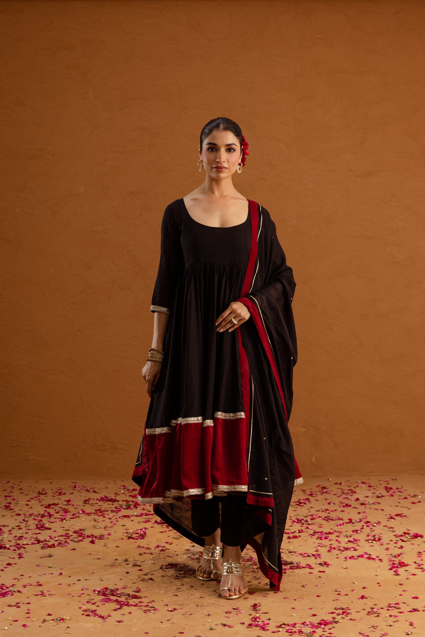 Noir Eclipse - Sleeved