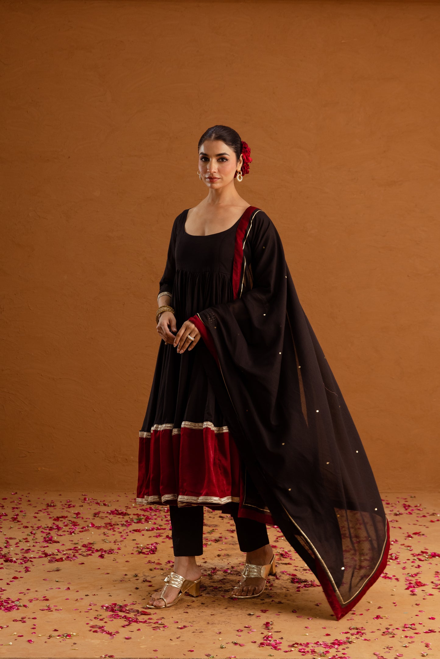 Noir Eclipse - Sleeved