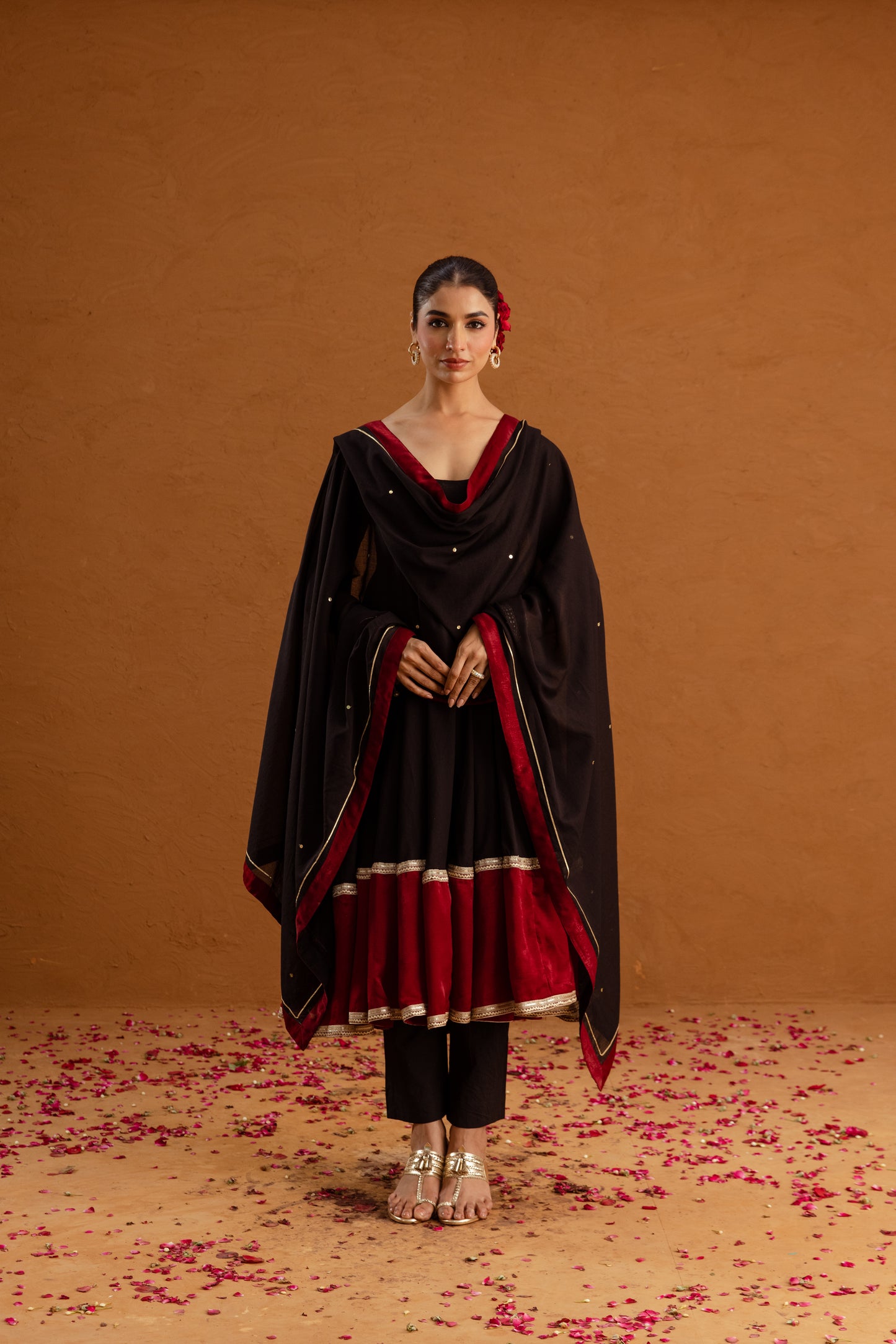 Noir Eclipse - Sleeved