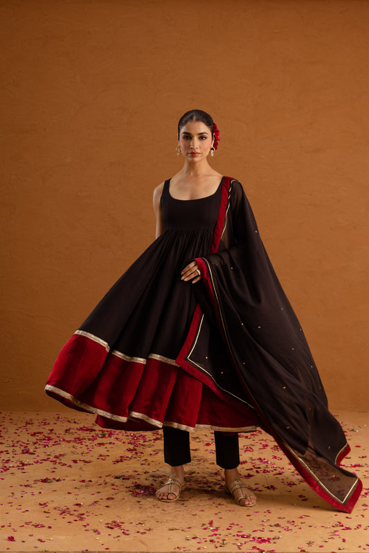 Noir Eclipse - Sleeveless