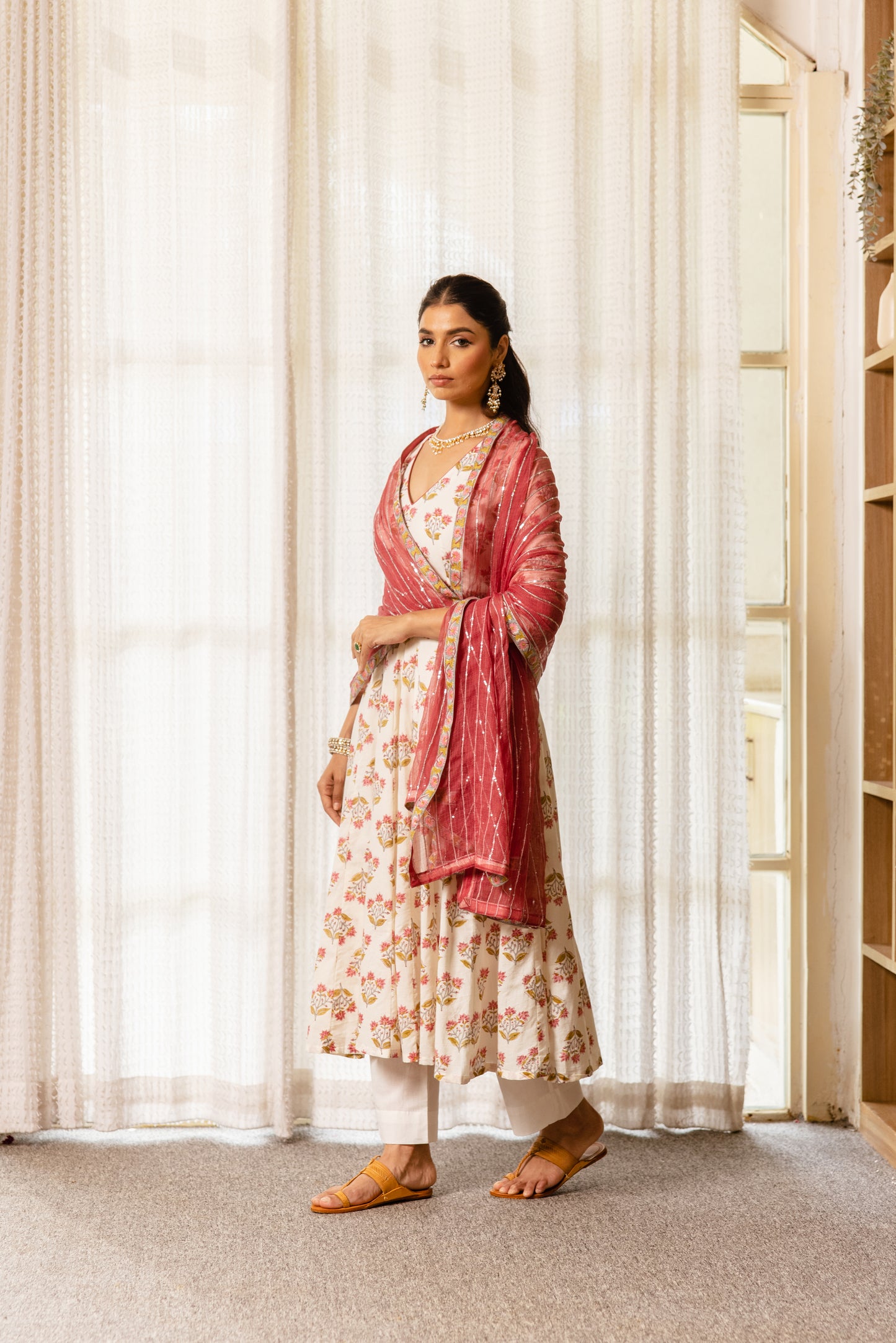 Ivory Rose Sleeved- Buta