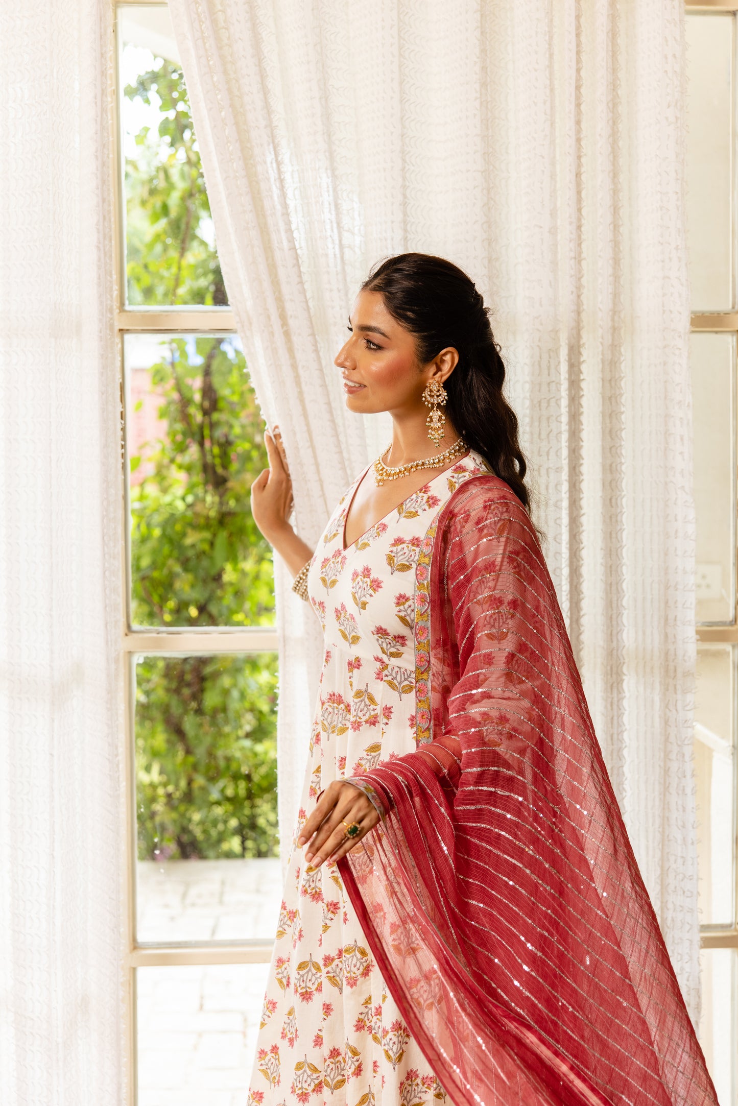 Ivory Rose Sleeved- Buta
