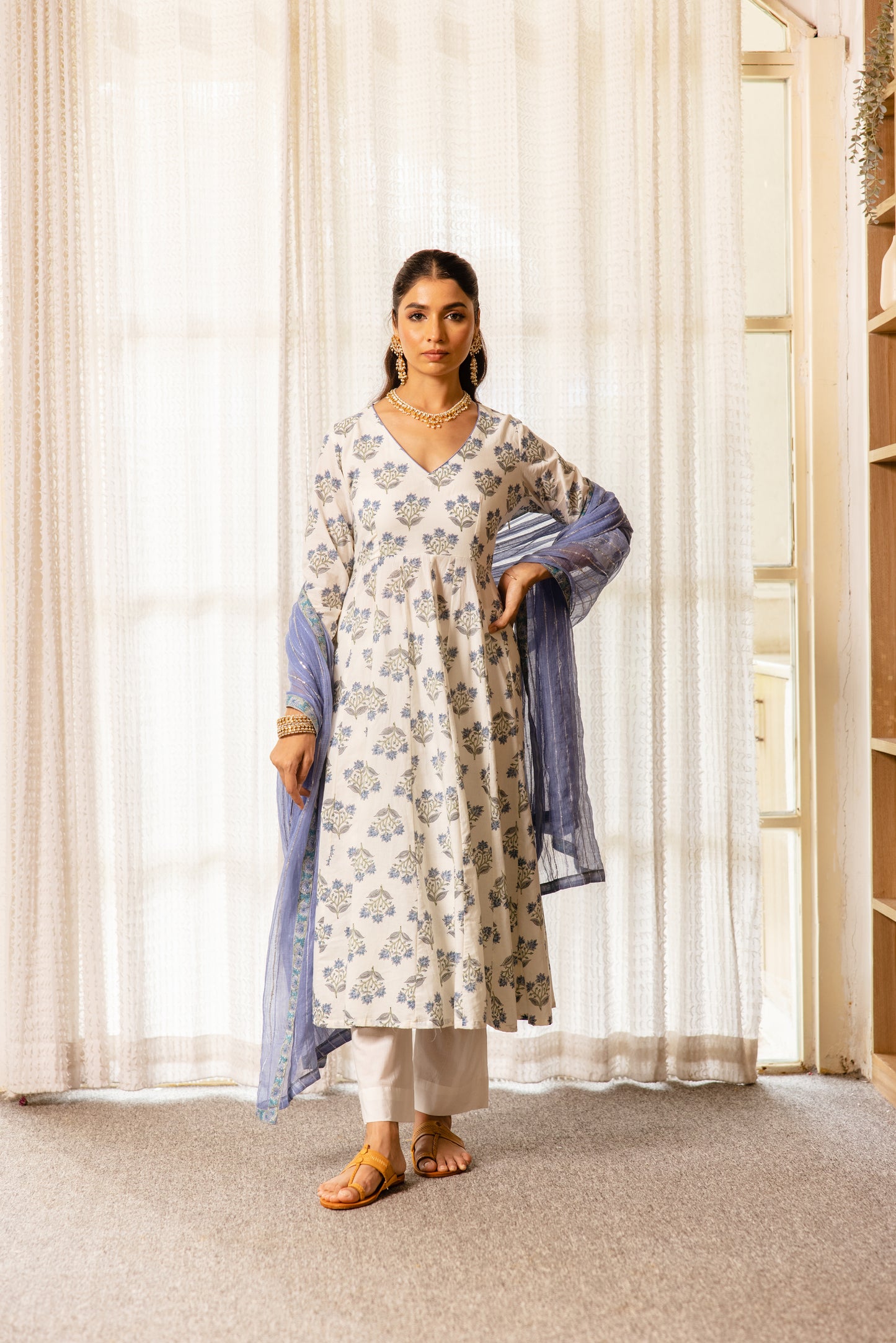 Ivory Periwinkle Sleeved- Buta