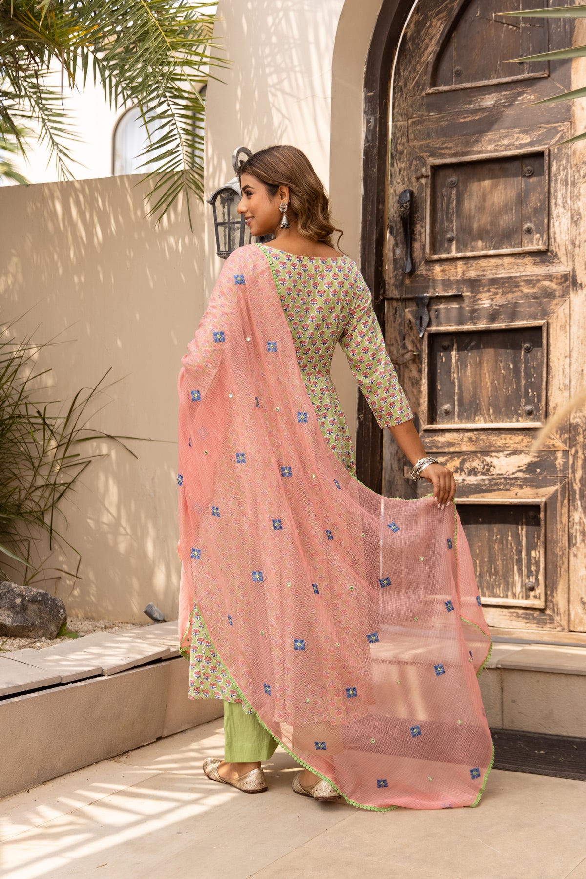 Pista & Pink (Sleeved)