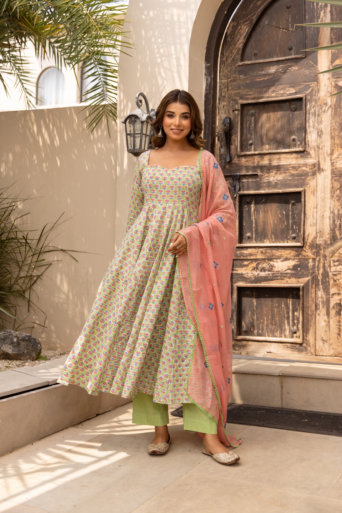 Pista & Pink (Sleeved)