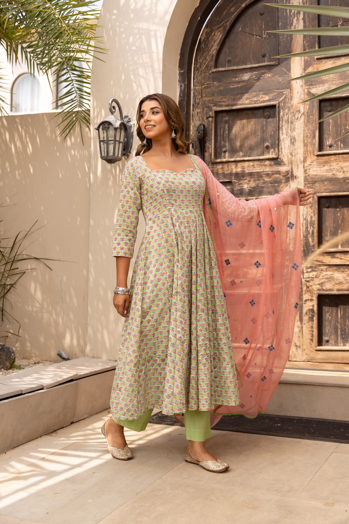 Pista & Pink (Sleeved)
