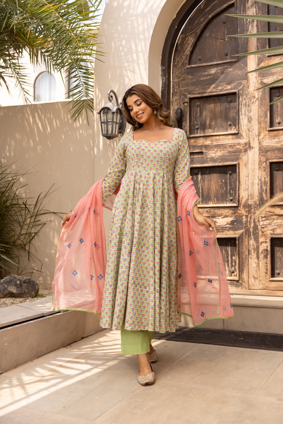 Pista & Pink (Sleeved)