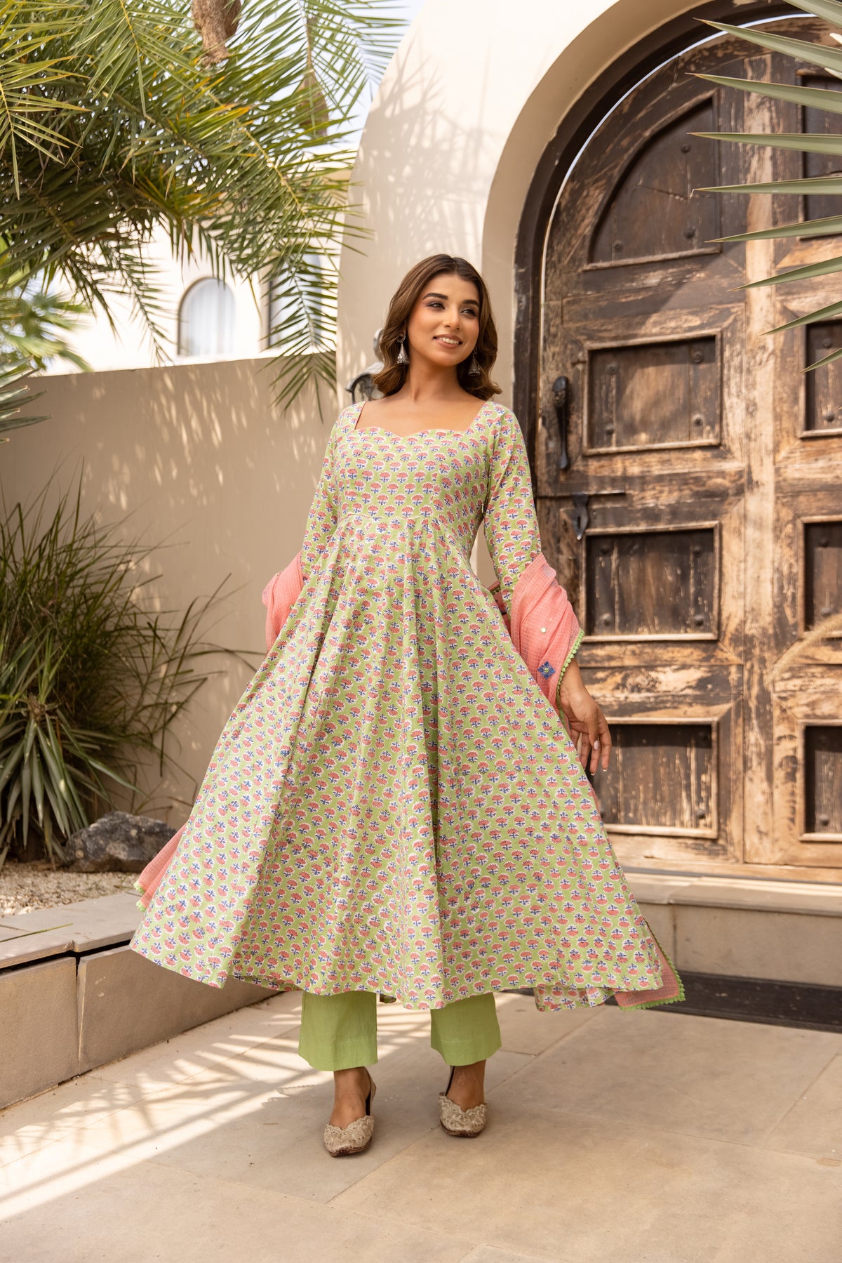 Pista & Pink (Sleeved)