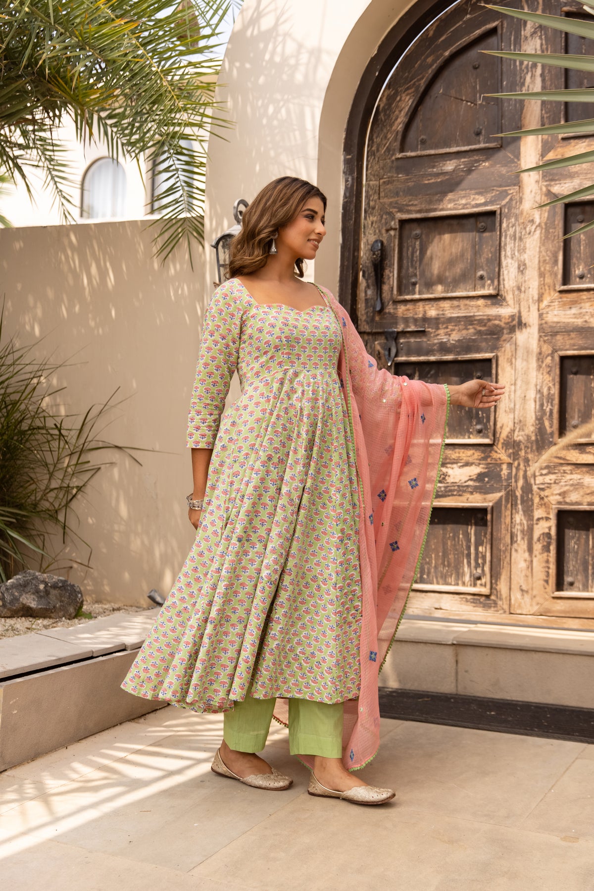 Pista & Pink (Sleeved)