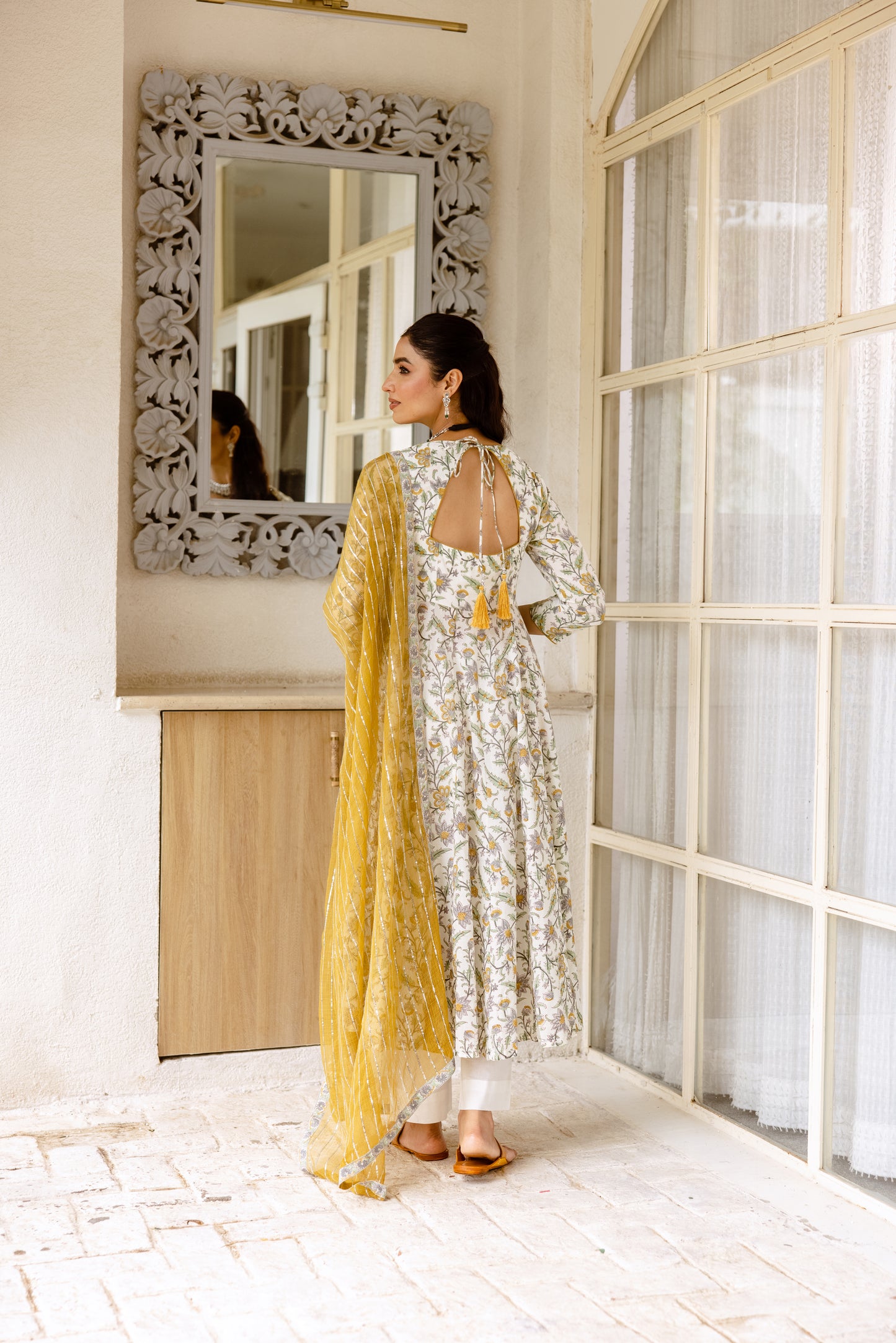 Ivory Saffron Sleeved-Jaal