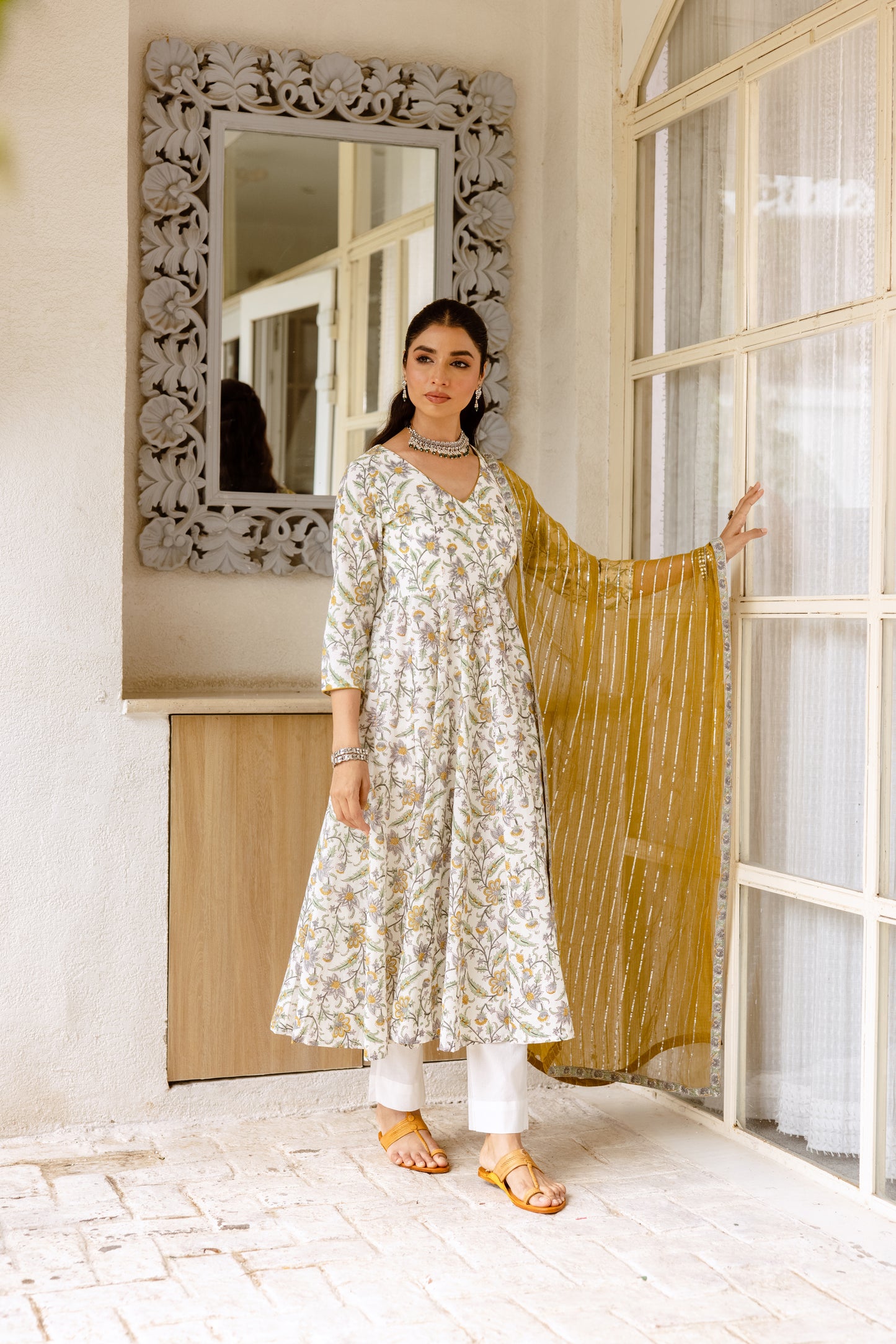 Ivory Saffron Sleeved-Jaal