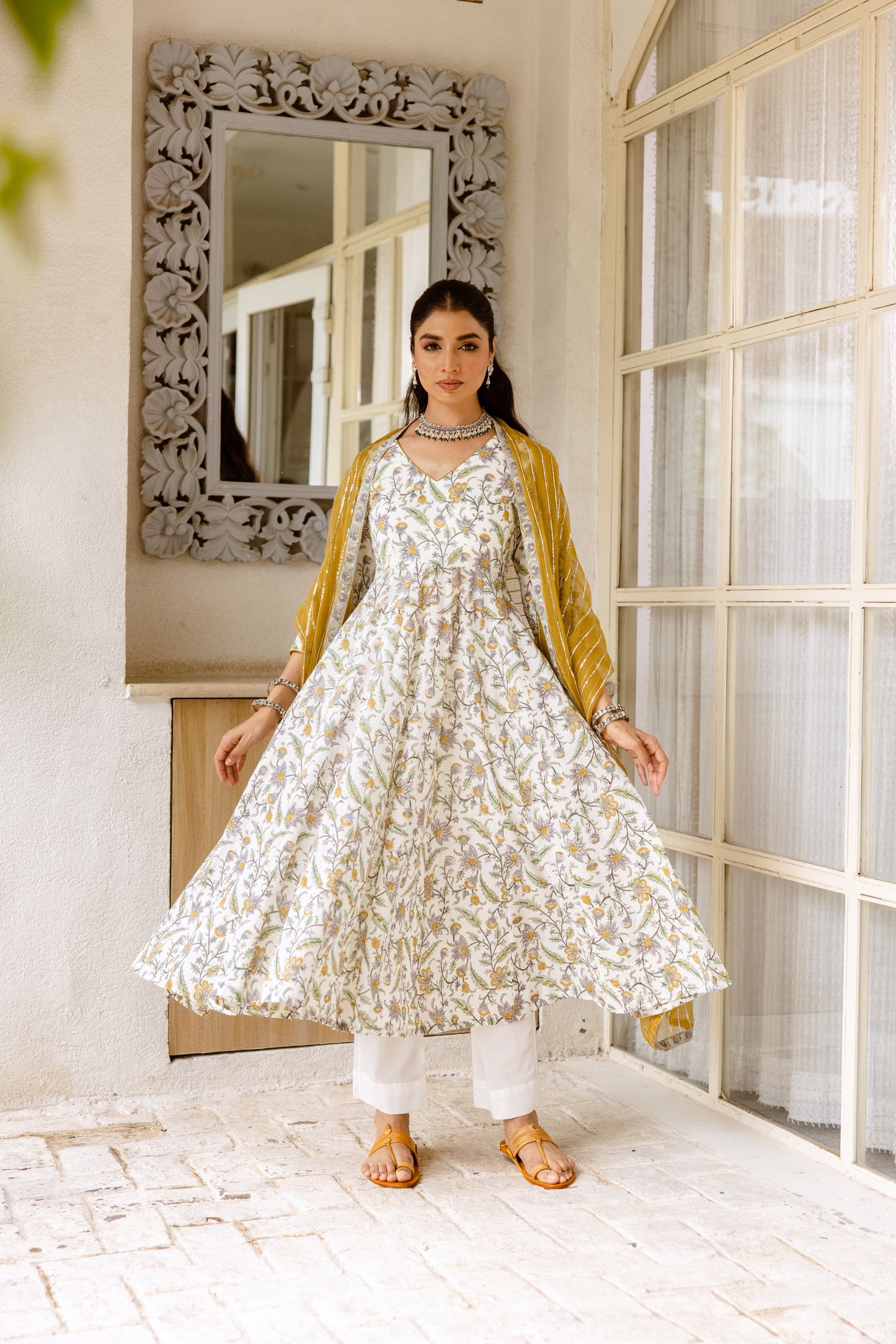 Ivory Saffron Sleeved-Jaal
