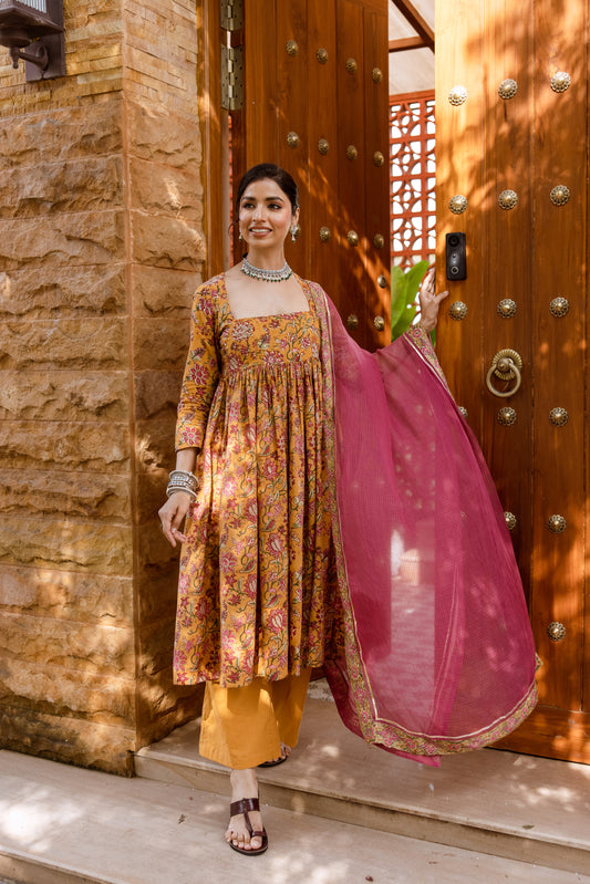 Sunlit Bloom Printed Nyra Cut Suit