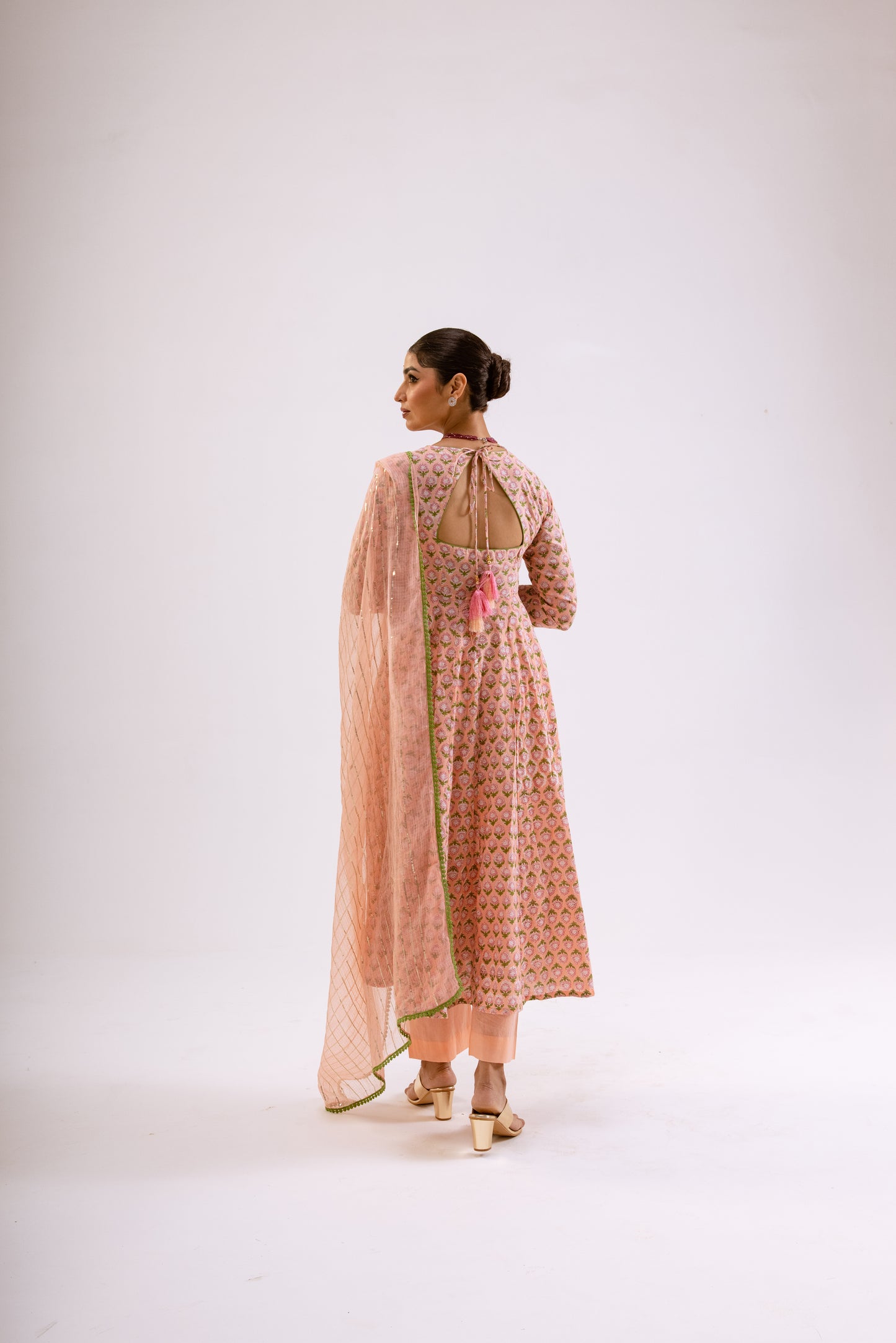 Gulabi Pink Butti - Sleeved