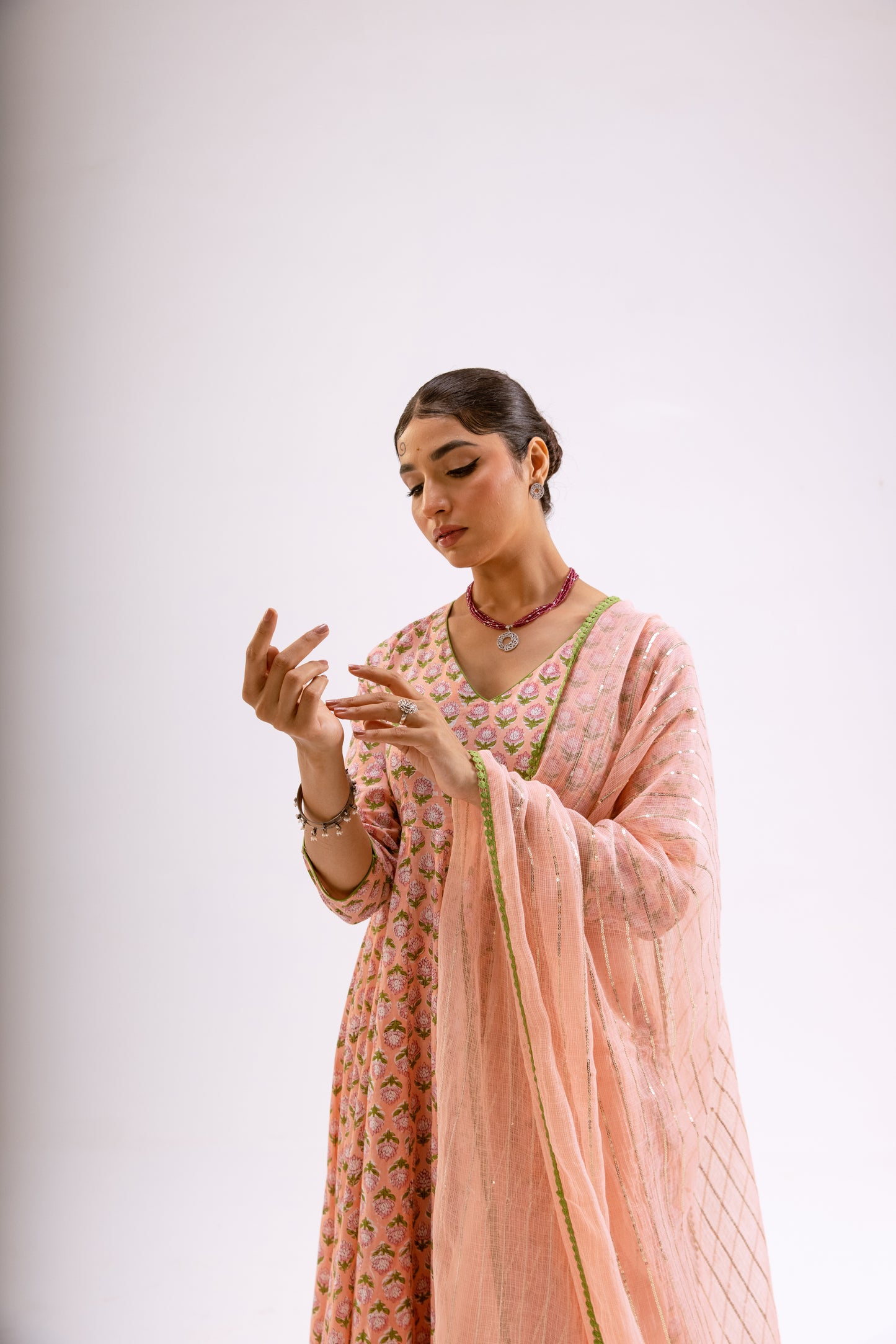 Gulabi Pink Butti - Sleeved