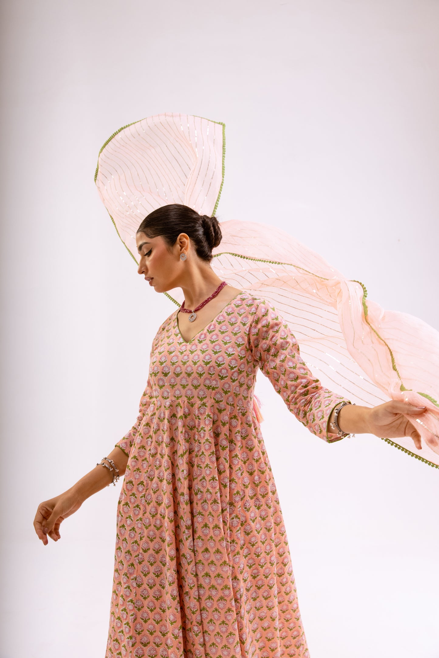 Gulabi Pink Butti - Sleeved