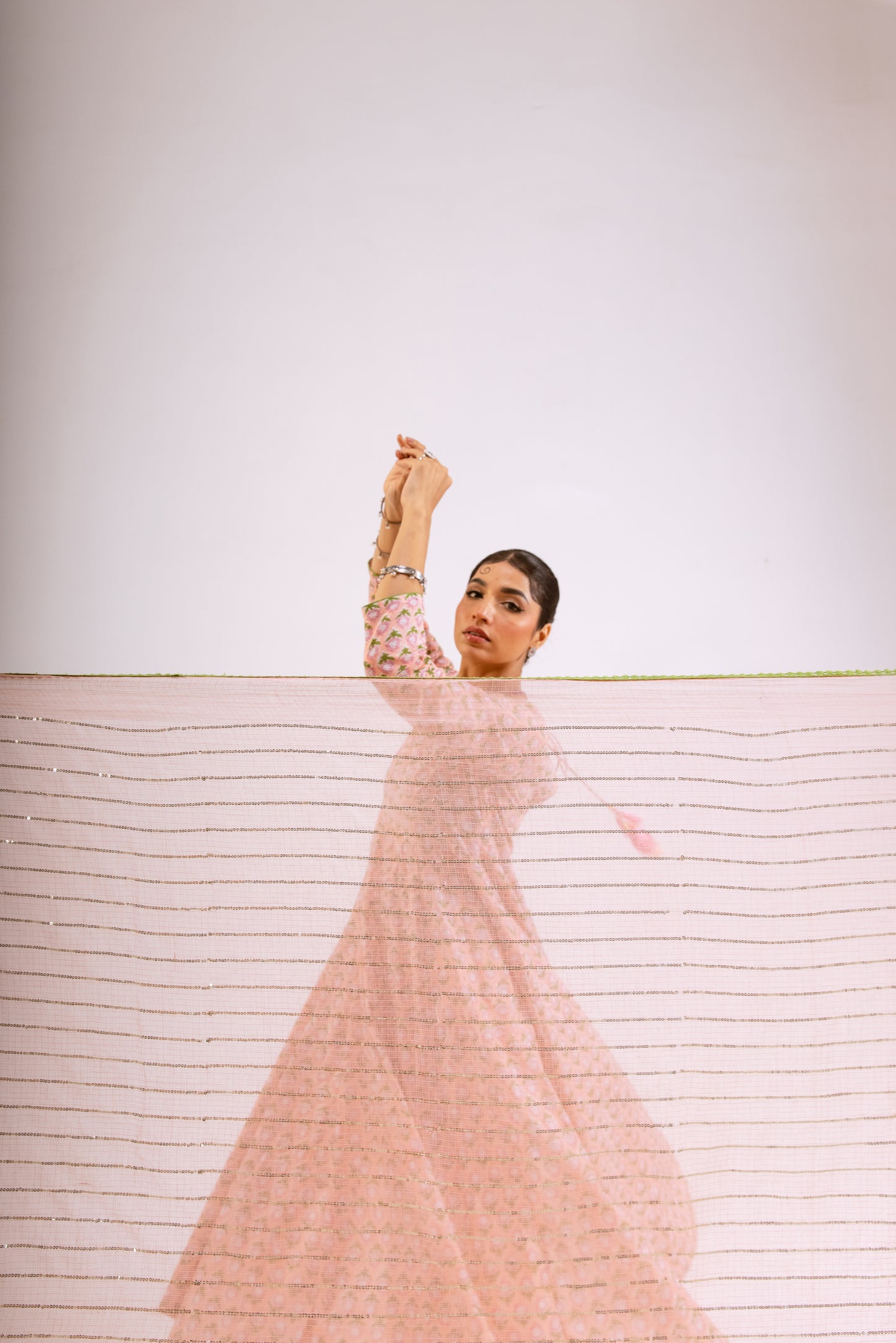 Gulabi Pink Butti - Sleeved