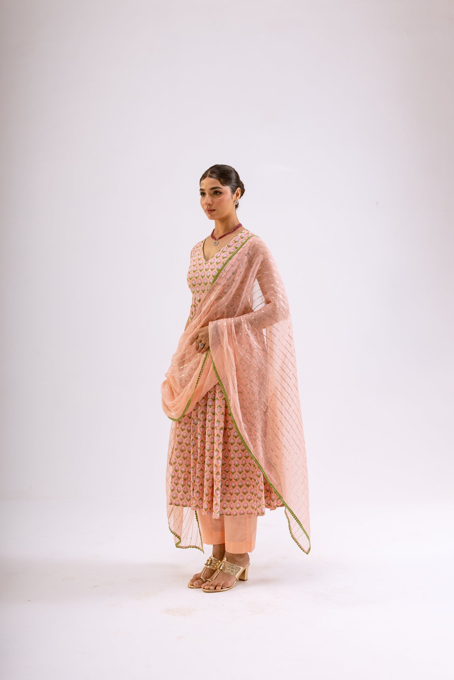 Gulabi Pink Butti - Sleeveless