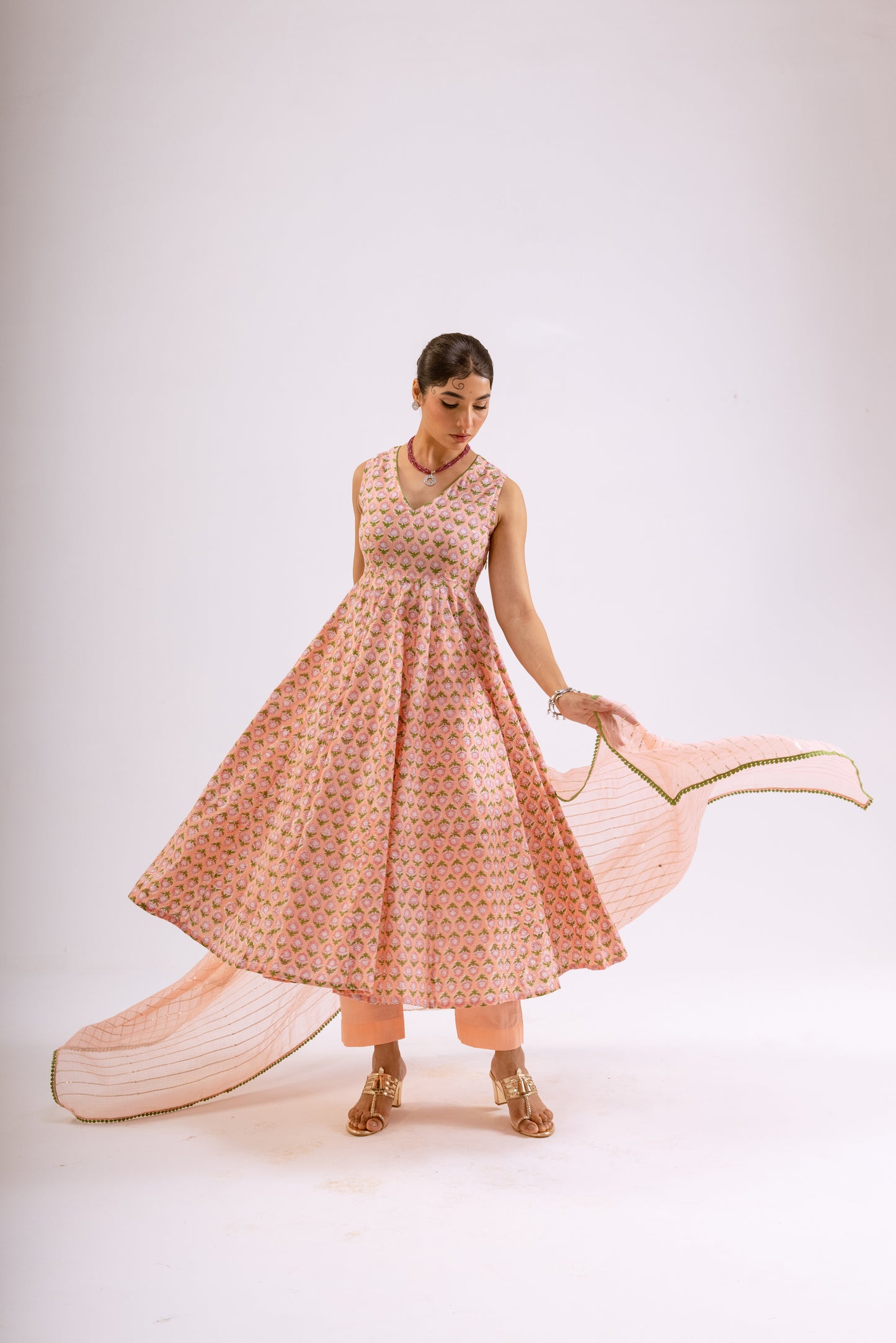 Gulabi Pink Butti - Sleeveless
