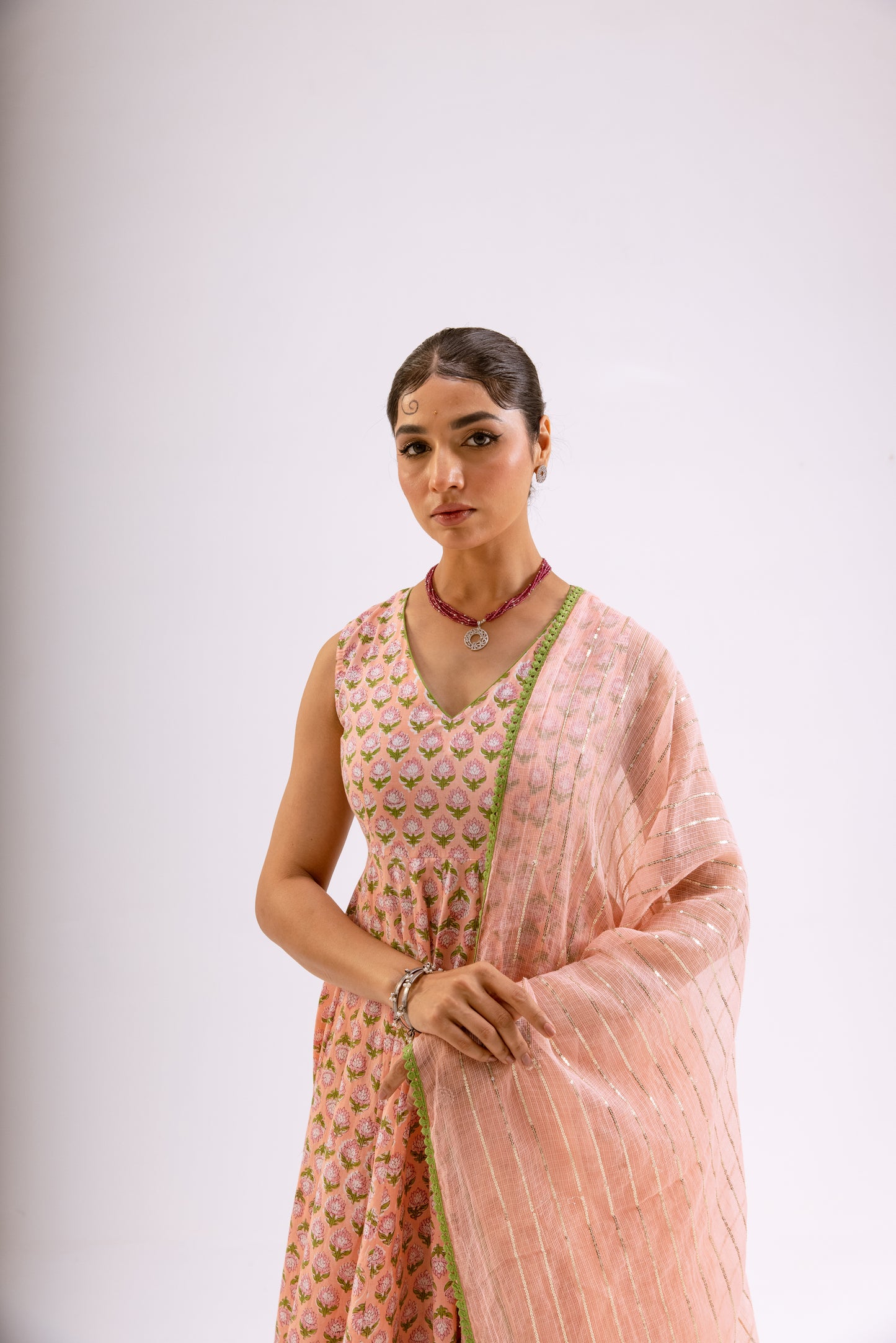Gulabi Pink Butti - Sleeveless