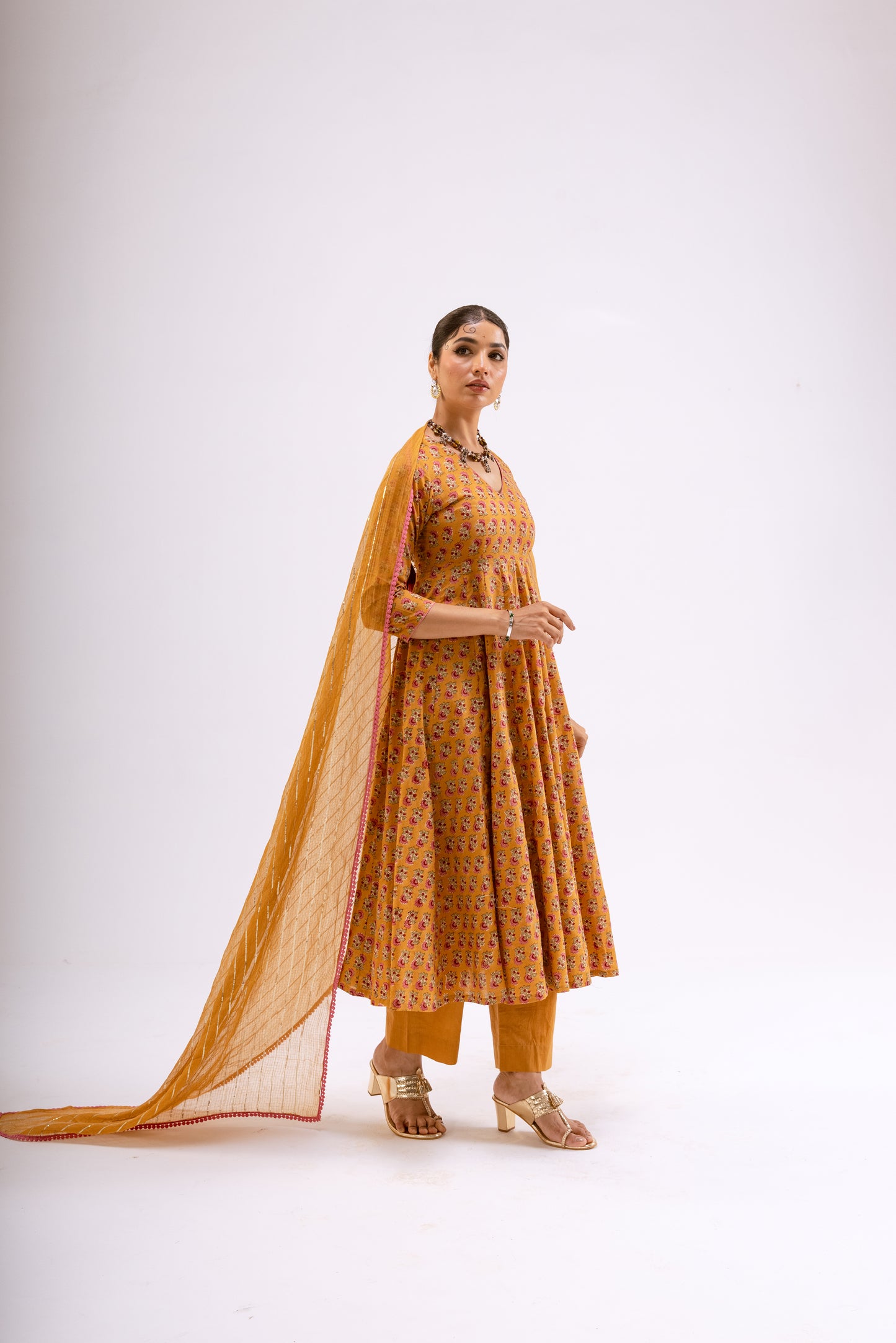 Haldi Yellow Butti - Sleeved
