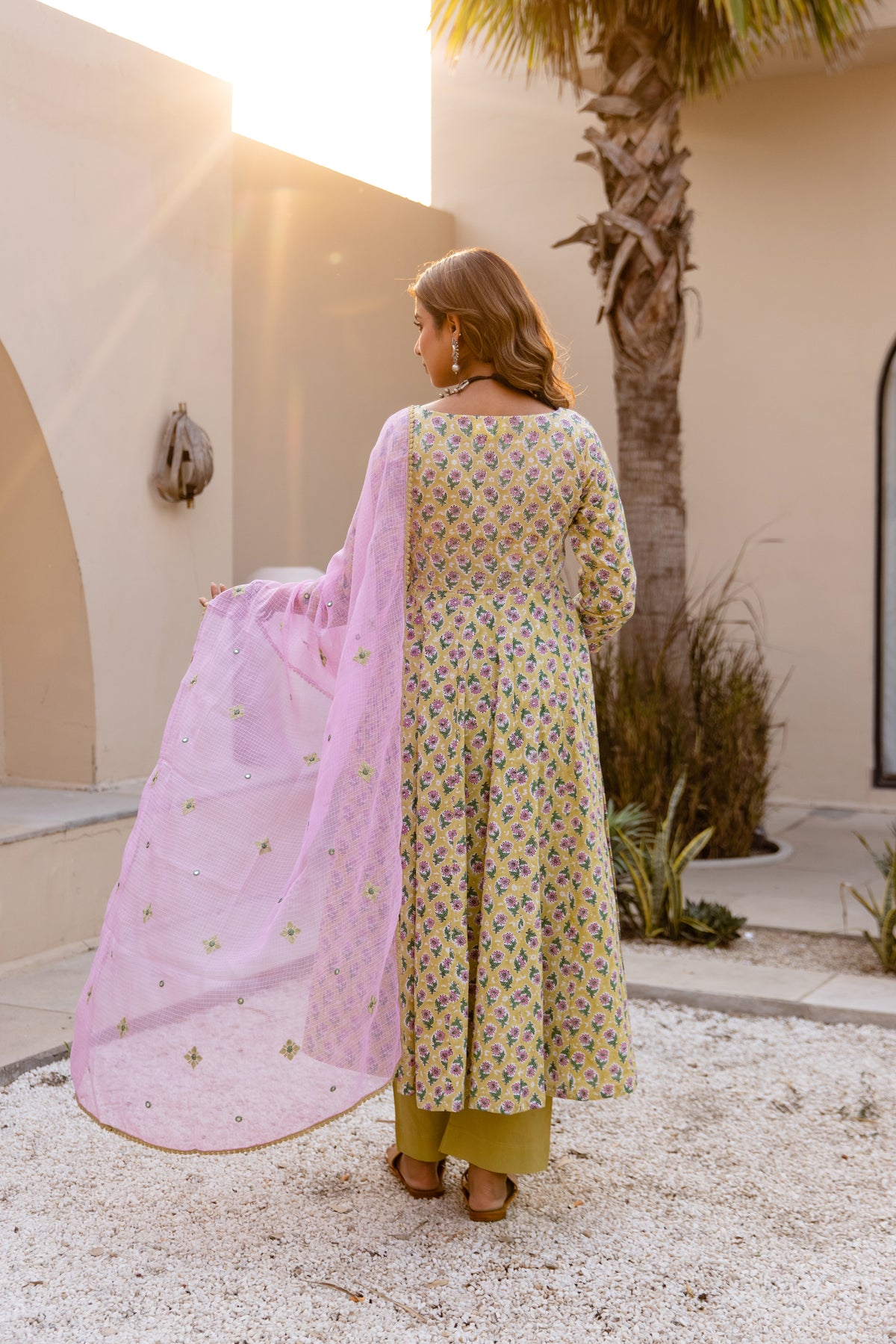 Pista & Lavender (Sleeved)