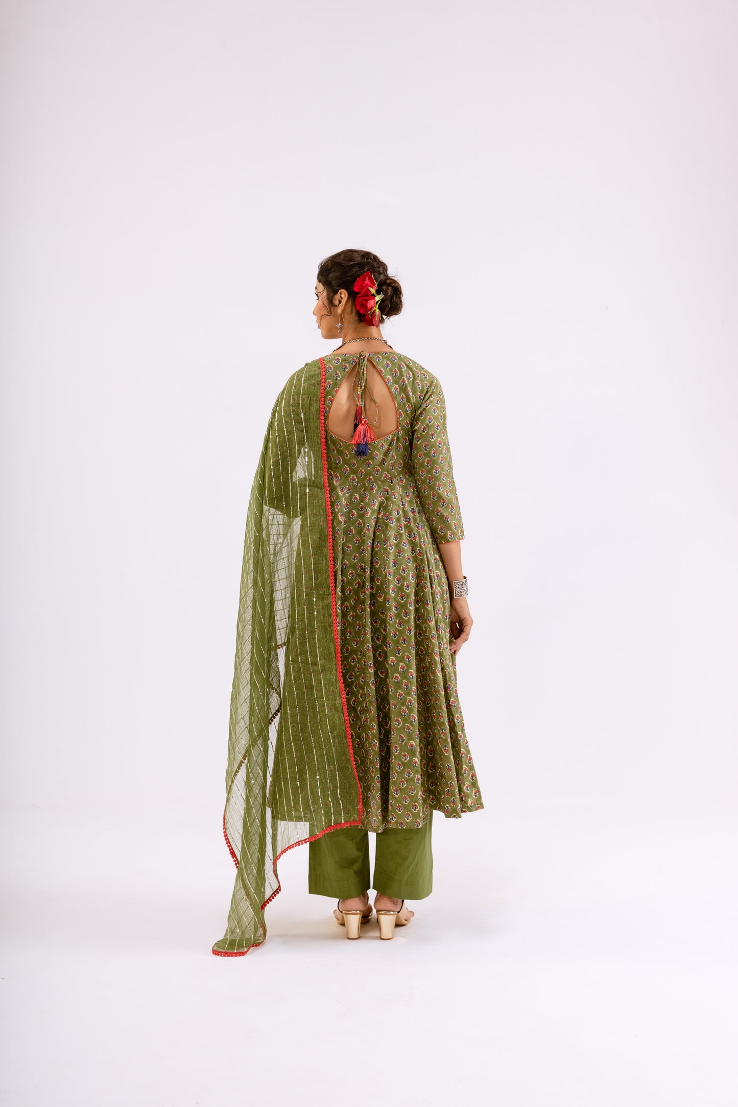 Mehndi Green Butti - Sleeved