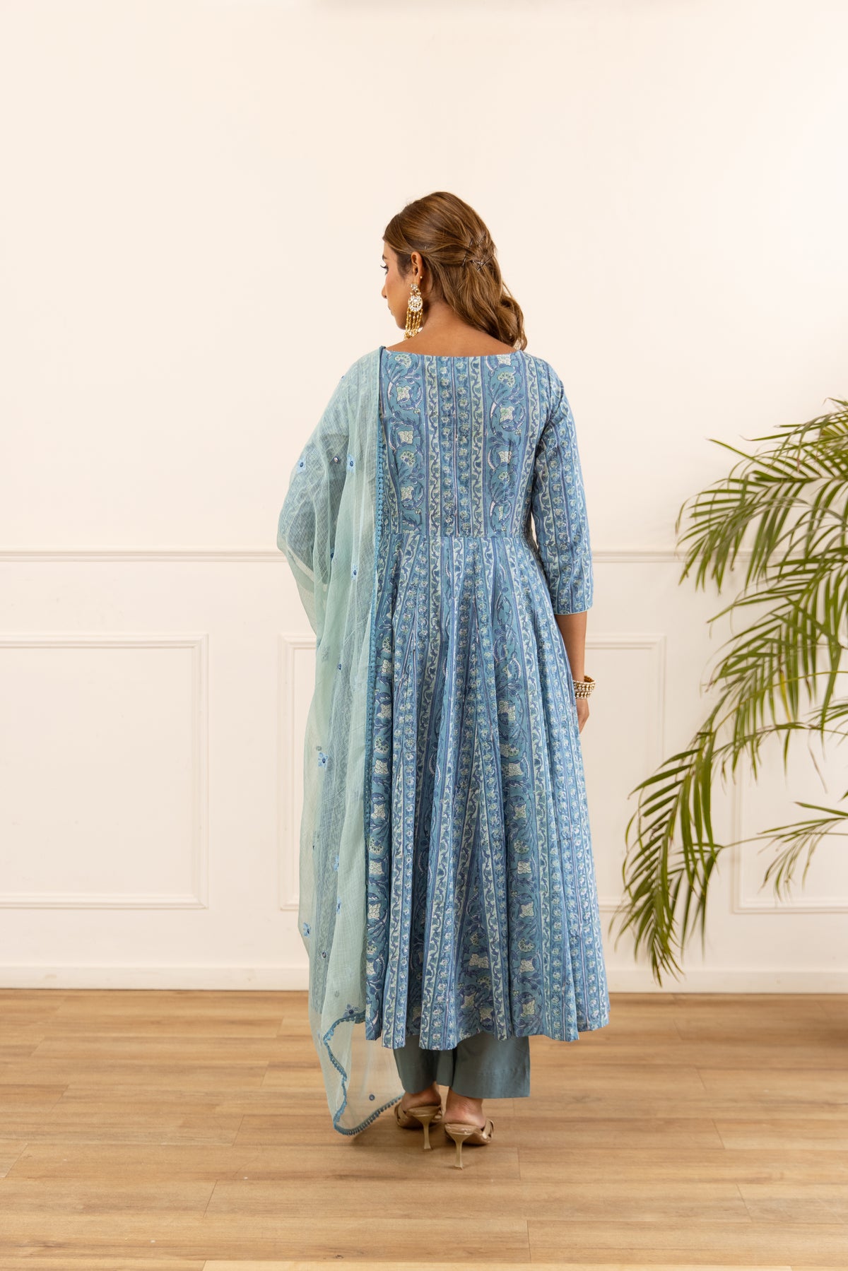 Lined Dusty Blue & Powder Blue (Sleeved)