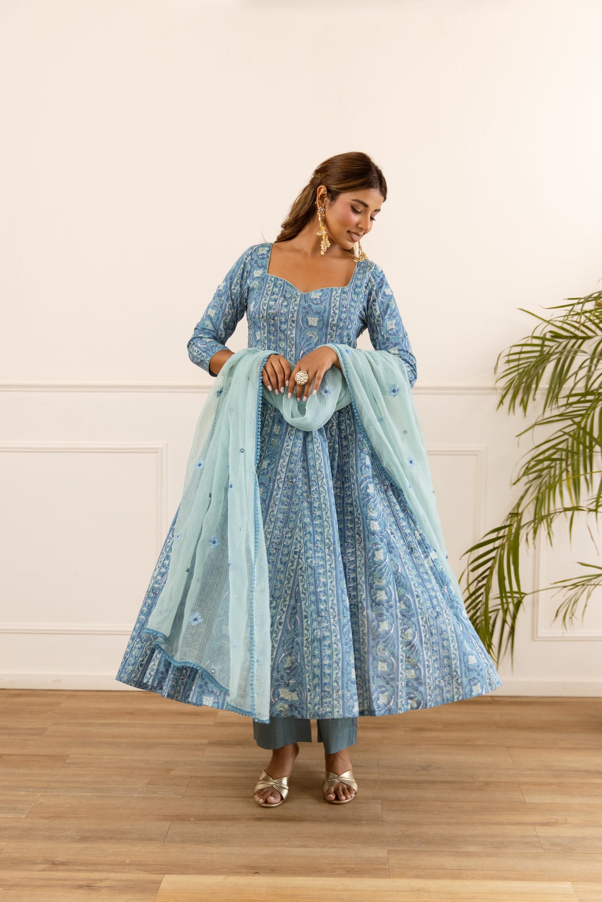 Lined Dusty Blue & Powder Blue (Sleeved)