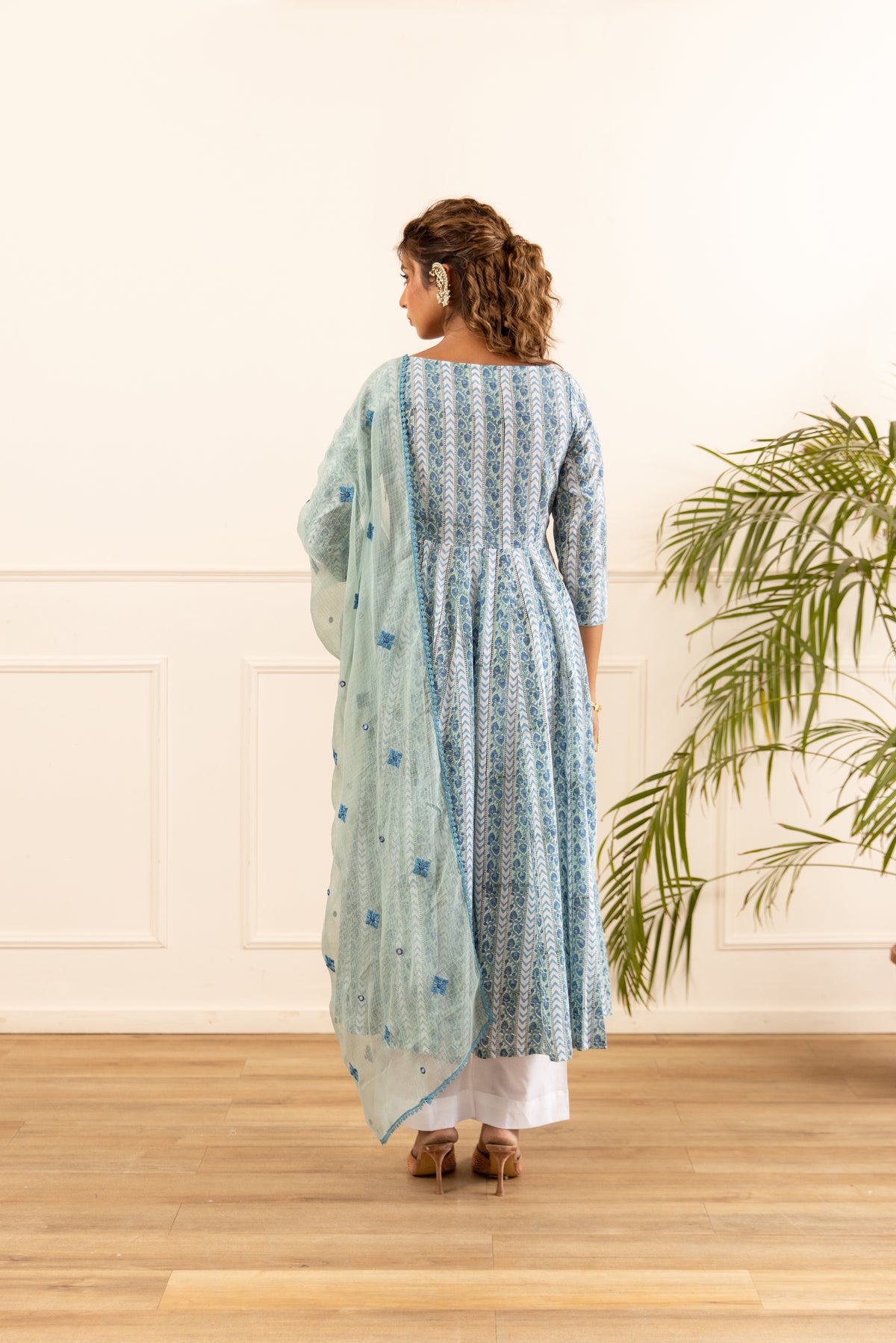 Lined Powder Blue & Aqua Blue (Sleeved)
